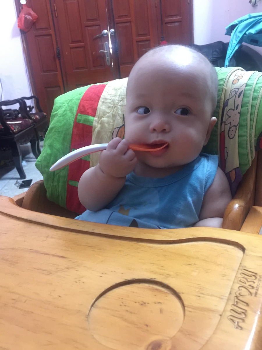 Tiểu nhị đâu, cho rượu thịt lên đi 🤣
Ct ăn dặm trên app ổn lắm các mẹ nhé, mẹ cháu đảm bảo