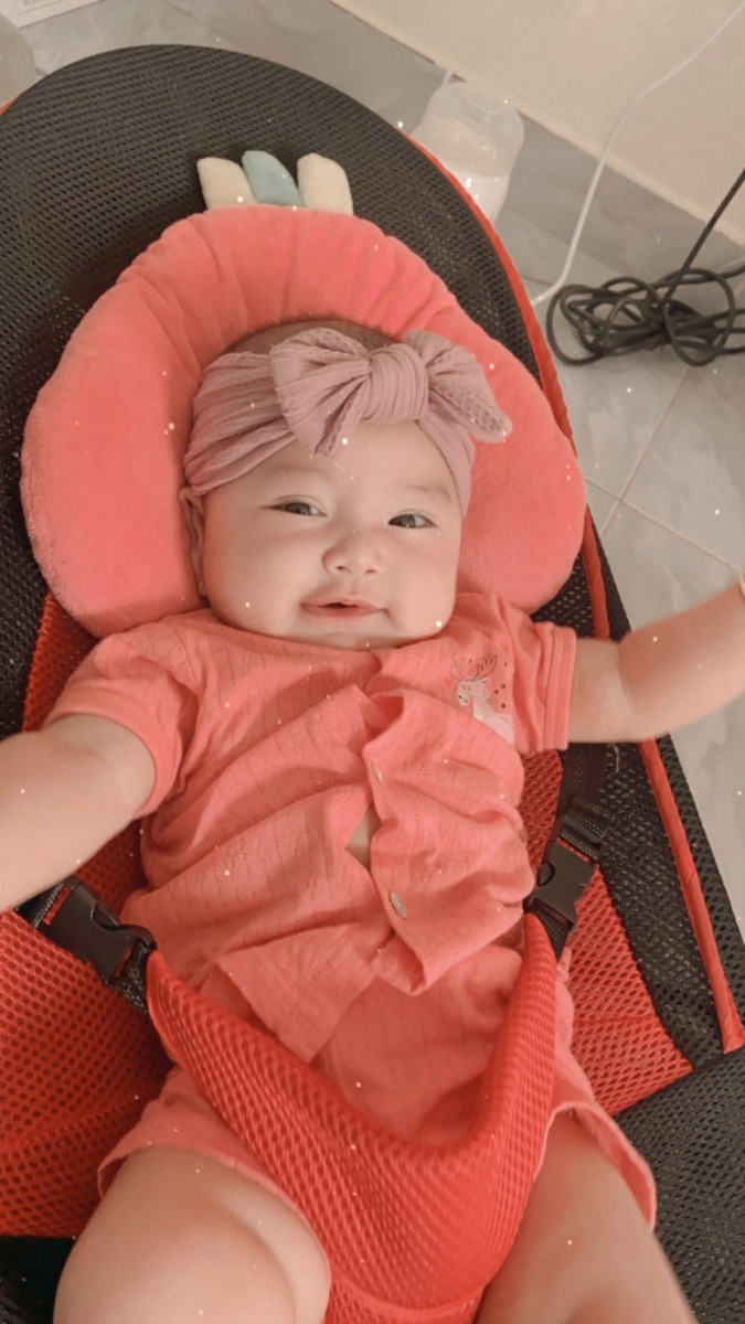 Chào các mom! Con em nay 4th 9day bé dùng sữa similac mà giờ đi phân xanh thì có sao không các mom trước đó thì không bị gì cả ! Lúc sanh 2840g giờ được 6kg4 thôi ạ