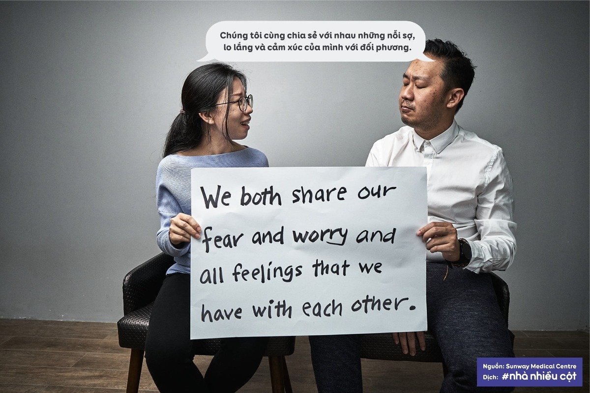 ÁP LỰC KHI CÓ CON

Khi một đứa trẻ được sinh ra, mọi người đều chúc phúc và ăn mừng. Người ta nói trở thành cha mẹ là một niềm hạnh phúc lớn, là cột mốc thiêng liêng đặc biệt trong cuộc đời mỗi người. Nhưng liệu có mấy ai nói về áp lực khi trở thành cha mẹ?

Nếu bạn và người bạn đời đã từng trải qua những trận khẩu chiến sau khi sinh con, các bạn không đơn độc. Càng được đặt vào nhiều mối quan hệ ràng buộc, chúng ta càng dễ cảm thấy quá tải bởi những trách nhiệm đi kèm. Hơn nữa, thật không dễ dàng gì khi đặt mình vào vị trí của người khác để hiểu cảm giác của đối phương. Nhất là khi chính bạn cũng đang cảm thấy áp lực bởi những trọng trách phải gồng gánh trên vai.

“Đó không phải là trò chơi đổ lỗi cho đối phương”

“Đó là về những áp lực khi chúng tôi trở thành cha mẹ”

Cùng nhau nói ra những khó khăn, cùng nhau chia sẻ cảm xúc và suy nghĩ có lẽ chính là bước đầu tiên để các cặp đôi có thể bắt đầu lắng nghe, thấu hiểu lẫn nhau. Có thấu hiểu ta mới biết thương nhau hơn, thông cảm được cho nhau.