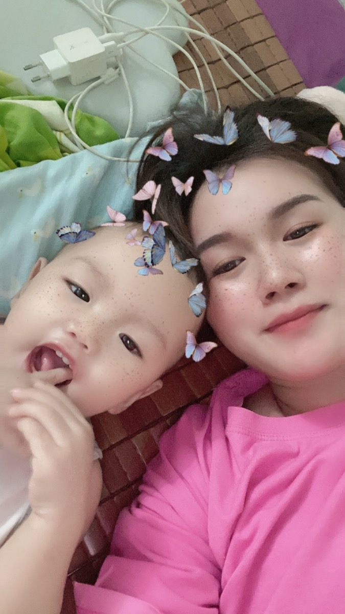 Xin chào mn, đây là em bé của mình hiện tại đc 13m 27d đã biêt nói những từ đơn, chạy giỏi chơi vui. Embe theo Easy nên rất ngoan có ai xin vía em không nào