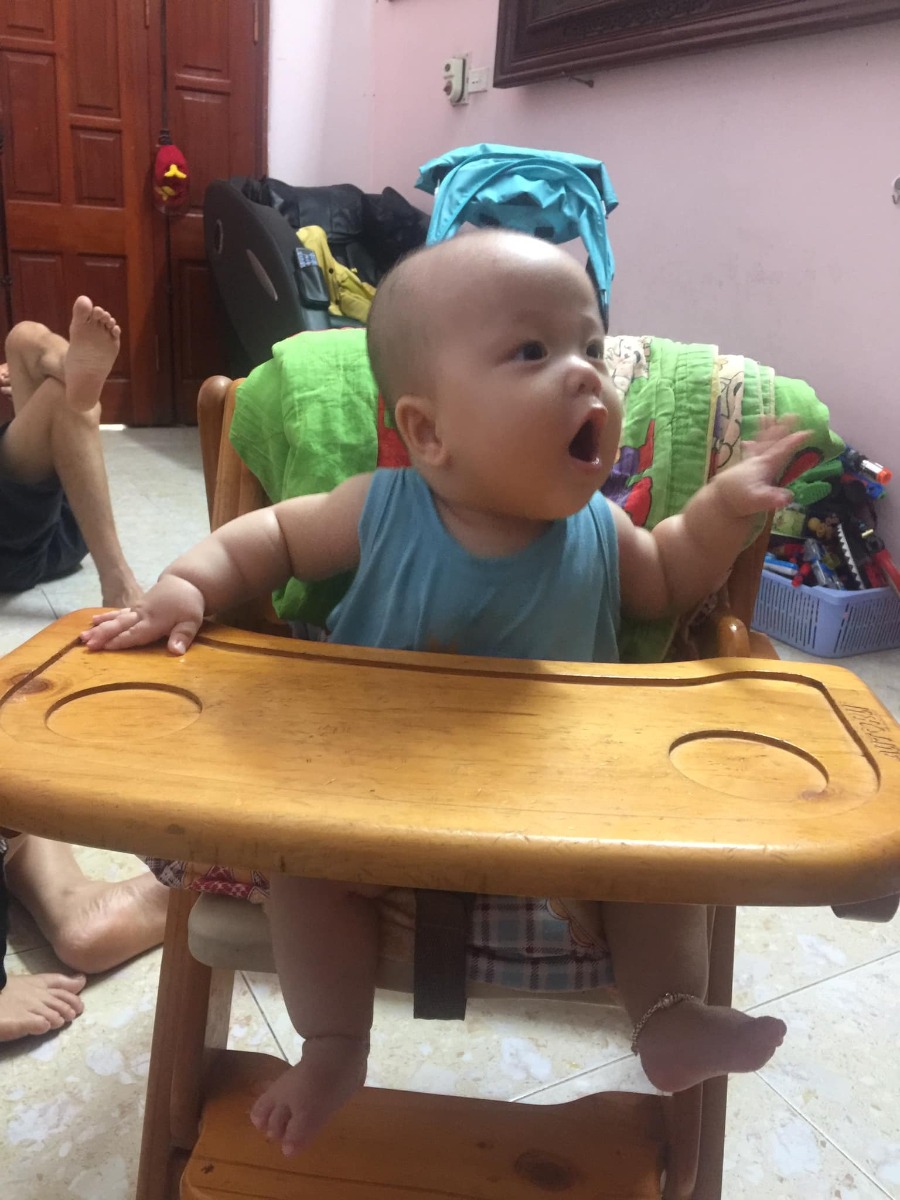 Tiểu nhị đâu, cho rượu thịt lên đi 🤣
Ct ăn dặm trên app ổn lắm các mẹ nhé, mẹ cháu đảm bảo