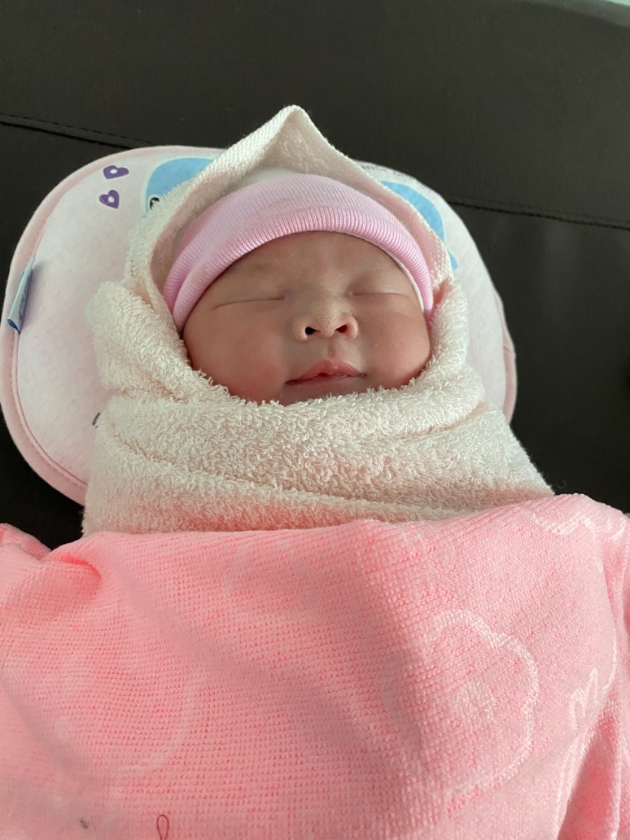 Con mình đã chào đời 4kg giới tính Nữ, cảm ơn App Mamibabi đã giúp mình thai giáo thành công.

Con ra đời kêu tên là biết baba rồi ❤️