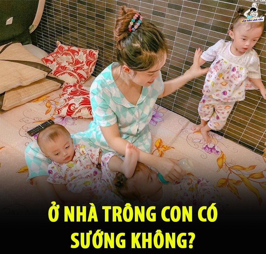 Ở NHÀ TRÔNG CON CÓ SƯỚNG KHÔNG???

Trong mắt mọi người, tất nhiên bao gồm cả những ông chồng, chăm con là ôm con cả ngày. Cái bọn trẻ con chưa biết đi ấy, tay chân bụ bẫm dễ thương, người thì thơm thơm mùi sữa, ôm cả ngày thì còn gì sung sướng, nhàn hạ bằng.

Trong cuộc đời của người làm mẹ, thì ít nhất sẽ phải nghe câu nói này một lần – “có mỗi việc ở nhà chăm con cũng không xong”. Một câu nói đủ để người làm mẹ đi hết từ cảm xúc này đến cảm xúc khác.

Đầu tiên sẽ là tức giận, nổi cơn tam bành vì không được đồng cảm và thấu hiểu, tiếp đến sẽ là khóc lóc vì tủi thân và stress, cuối cùng là quay sang nghi ngờ chính bản thân mình rồi tự hỏi “chẳng lẽ mình lười nhác lắm sao”, “sao ai làm mẹ cũng nhẹ nhàng, nhàn hạ, còn mình thì vất vả nhường này”.

*1. Ít nhất một nửa khẩu phần ăn của mẹ chính là đồ ăn thừa của con.
2. Khi bố về nhà và hỏi “Hôm nay em đã làm những gì?”, mẹ chẳng tài nào tổng hợp lại hết những việc mình đã làm để “báo cáo tóm tắt” trong một câu. Dù trên thực tế, mẹ đã múa may quay cuồng suốt cả ngày y như bị tống vào máy giặt.
3. Mẹ có thể lau sạch hết ngôi nhà chỉ với một gói khăn lau em bé.
4. TV có thể được mở cả ngày, nhưng mẹ chẳng biết chuyện gì đã xảy ra ở ngoài kia cả.
5. Được tắm là một thành công lớn trong ngày.

*6. Con được ngắm thân hình của mẹ còn thường xuyên hơn cả bố nữa cơ đấy.
7. Đôi lúc mẹ nhận ra mình giỏi tiếng động vật hơn là tiếng người, vì 50% âm thanh mẹ phát ra cả ngày là giả tiếng kêu của các con vật.
8. Tâm trạng trong suốt buổi chiều của mẹ chỉ phụ thuộc vào độ dài giấc ngủ trưa của các con.
9. Mẹ đã quen với việc “thả rông” ở trong nhà, để tận hưởng một cảm giác rất thoải mái và nhẹ nhõm. Nhưng bù lại, mẹ luôn phải để ý mỗi khi có việc ra ngoài, vì thoải mái quá nên thỉnh thoảng “bị” quên.
10. Những lúc ra ngoài, luôn phải kiểm tra áo quần, vì rất có thể nó dính đồ ăn của con trên đó. Trong trường hợp lỡ quên, mẹ luôn phát hiện ra khi đã quá muộn.

*11. Nhiều lần mẹ ước sao bố trở về nhà thật sớm rồi chăm con, để mẹ có thời gian được tắm trong 15 phút.
12. Luôn phải kiểm tra thời tiết trước khi ra ngoài, vì mẹ cứ đầu tắt mặt tối ở trong nhà nên chẳng biết ngoài kia đang mưa hay nắng nữa.
13. Luôn cân nhắc việc có nên ra ngoài café với bạn bè khi thấy cuộc sống nhàn nhã năng động của những người phụ nữ khác trên facebook.
14. Mẹ có thể mặc một bộ đồ liên tiếp suốt mấy ngày mà không hề hay biết.
15. Mẹ cứ mải để mắt đến con nên bữa nào đi chợ cũng trễ, nấu ăn cũng trễ; và tất nhiên: dọn ăn, rửa chén cũng trễ nốt.

*16. Mẹ có thể quên mất mình cần uống nước cho đến khi đã đặt mình nằm lên giường và sẵn sàng cho một giấc ngủ quên trời đất.
17. Trước giấc ngủ buổi tối, mẹ luôn nấn ná thức thêm một tý để tận hưởng sự yên tĩnh tuyệt vời của ngôi nhà.
18. Mẹ có thể nhớ chính xác kênh nào giờ nào chiếu chương trình nào dành cho thiếu nhi.
19. Đồ ăn của mẹ luôn trong trạng thái “chờ”, dù được hâm đi hâm lại nhiều lần mà vẫn phải ăn khi nó đã nguội lạnh.
20. Mẹ ước gì ngay lập tức con lớn lên để mẹ đỡ vất vả, nhưng mẹ cũng mong con cứ nhỏ mãi, hồn nhiên mãi và bám mẹ mãi như bây giờ.

Khi con đang ở giai đoạn sơ sinh, người ta sẽ nói “tầm này vẫn chưa vất đâu, giờ nó toàn ngủ và ti mẹ, mẹ tha hồ mà nằm chơi”. Nhưng họ đâu biết rằng một ngày đứa trẻ sơ sinh đại tiện, tiểu tiện bao nhiêu lần và người mẹ khi con ngủ thì còn phải tranh thủ giặt giũ, nấu nướng, dọn dẹp nhà cửa.

Rồi còn nhiều vấn đề xảy đến mà mẹ phải một mình xoay xở như con nôn trớ, con bị táo bón, con hắt hơi sổ mũi, con bị rôm sẩy, con bỗng nhiên bỏ bú, con bỗng nhiên ngủ ngày chơi đêm…

Cứ thử trải qua 8 tiếng ở công sở và 8 tiếng ở nhà trông con, xem thời gian nào trôi đi nhanh hơn. Chưa hết đâu, đêm đến các ông chồng được ngủ trọn giấc, mà nếu con có khóc thì cũng trùm chăn kín mít để giấc ngủ không bị ảnh hưởng. Còn một mẹ một con cứ thế hết ôm nhau rồi chơi với nhau cho đến tận sáng.

Khi con đến tuổi ăn dặm, thì công việc vất vả nhất mà người mẹ phải làm là tìm ra phương pháp ăn phù hợp với con. Nhưng thực tế công việc này chưa vất vả bằng việc phải đứng ra bảo vệ chính kiến trước lời khuyên chẳng đâu vào đâu của mọi người xung quanh.

Nếu con bụ bẫm thì không sao, con mà “còi” mặc dù nó nhanh nhẹn thì kiểu gì cũng bị mắng xối xả, “có mỗi việc cho nó ăn mà cũng không xong”, “để con còi dí thế à”, “chăm con kiểu gì vậy”.

Vì thế, đừng bao giờ nói những câu xát muối vào lòng các mẹ ở nhà chăm con nhé!