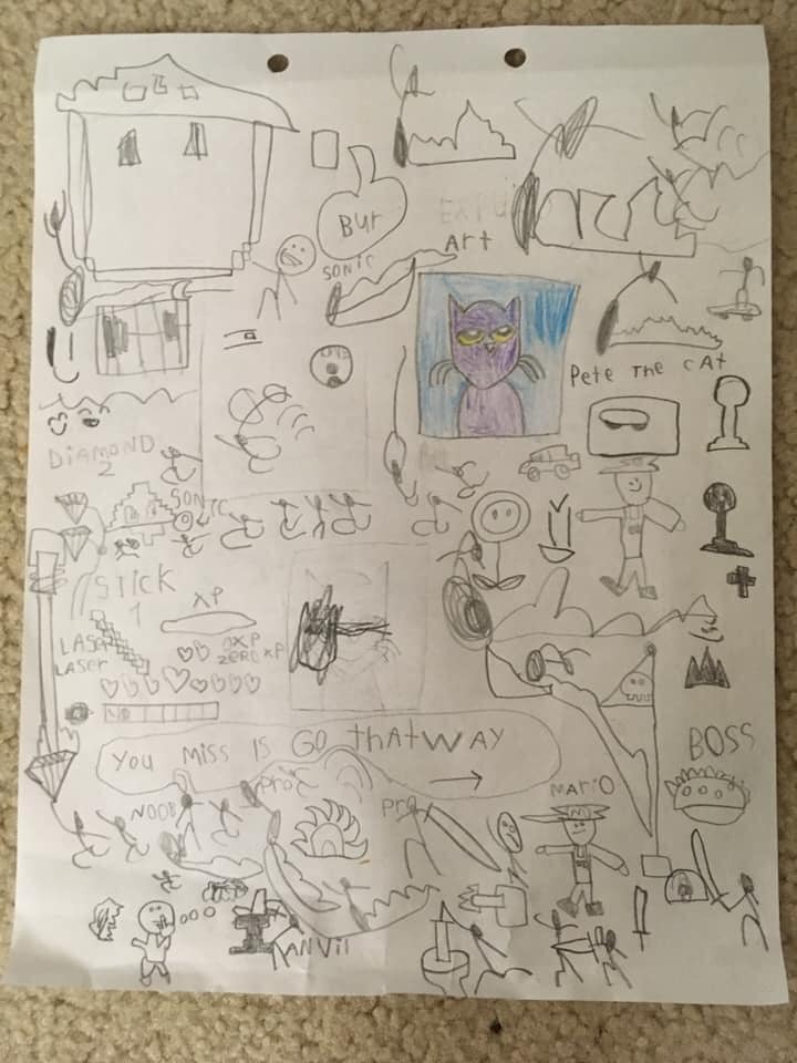 KHI TRẺ MẦM NON HỌC ONLINE Ở MỸ

Câu chuyện được mẹ Lê Ngân Hà- Mỹ kể lại.

--///--

Năm nay con trai đi học tại trường. Sáng nghe chuông báo thức là bật dậy, háo hức đi học. Được 3 tuần rồi đó. Ảnh về còn khoe, cô giáo khen ảnh ngoan. Tưởng sao, hoá ra ảnh không nói chuyện.

Năm ngoái con trai học online cả năm. Cái đứa mà đi học ở mẫu giáo trong rừng 2 năm, ko nói chuyện hay chơi với ai, cô giáo hỏi lắm mới trả lời một câu, đến khi hè (vẫn còn dịch), quay lại đi cắm trại, nói với cô hiệu trưởng vài câu mà cổ cảm động muốn khóc. Vậy mà học online, lúc đầu cũng đăng ký hybrid, sau thấy dịch quá nên đăng ký học online hết. Còn chị hai vẫn quay lại trường vào tháng 3, học 2 buổi ở trường, 3 buổi online. Chọn học online mà ba mẹ lo ngay ngáy, cái đứa này có khi nào sau này quay lại trường thì ko thích nghi được hay không.

Mấy ngày đầu học online, ảnh không hiểu cô giáo nói nhiều lắm. Mẹ vẫn nói tiếng Việt ở nhà, ảnh không nói tiếng Anh ở trường mẫu giáo. Sáng 8:50 vô lớp thì 8:30 ảnh mới dậy, mà còn ko dậy nổi. Vô học rồi bao nhiêu vấn đề kỹ thuật. Đang học mà mạng internet chập chờn, ba chạy từ phòng khách vô phòng ngủ chỉnh cho ảnh. Ba phải mua cái wifi-extension gắn trong phòng ngủ nữa. Mẹ ngồi ở góc bàn, cùng bàn với ảnh nhưng mẹ cũng có webinar phải học. Máy vi tính Dell đời cũ, cô giáo chỉ cho cách chỉnh layout, mà ảnh ko có, thế là quạu quọ khóc lóc. Cũng cái máy đó chơi game làm test gì của cô giáo cho mà yếu sìu, kéo mạng không nổi, thế là ba đổi cho cái máy laptop cũ của ba. Nhà có đủ laptop nên không nhận laptop của trường làm gì.

Nhớ mấy ngày đầu, ảnh toàn tắt video. Chỉ mở video khi chào giáo viên buổi sáng. Cô giáo hát chào mỗi đứa, chỉ mong mỗi đứa hát lại “hello, Mrs Knoll” thôi mà ảnh ko mở miệng. Cô giáo cũng không la. Ảnh tắt video hầu hết thời gian học.

Cô giáo kêu viết chữ, đồ chữ thì ảnh đang vẽ, ko chịu ngưng để lấy giấy ra viết. Cô giáo chỉ cho cách viết thì ảnh ko ưng. Cô dạy vẽ chữ s bắt đầu từ trên xuống thì ảnh vẽ chữ s bắt đầu từ dưới lên. Ảnh có vẻ tự tin với con số nên có giơ tay phát biểu đọc số, nhưng đọc tới cuối thì đọc nhanh, cô ko biết ảnh đọc đúng chưa luôn. Mà cô chỉ cười thôi à. Rồi bữa nào ảnh giơ tay mà cô ko kêu thì ảnh giận. Học trong phòng ngủ mà, nên lên giường lăn lộn, đập đầu vô gối rồi khóc hết luôn giờ toán. Coi như là tới khi cô giáo bật bài hát “good bye” thì ảnh mới bật dậy hát và tắt máy.

Ba ảnh sốt ruột. Mẹ ngồi kế nhưng mẹ lo việc học của mẹ. Mẹ nhìn ảnh thì thương chị hai. Hoá ra ngày đó chị hai đi học, bao nhiêu cảm xúc buồn bực, giận dữ phải đè nén trong lớp, hèn chi về gặp mẹ là kể lể rồi khóc. Còn ảnh thì được thể hiện hết, nên học xong là ra phòng khách chơi thôi. Mà chị hai chưa học xong. Ba thì mua cái tấm bình phong ngăn lại để khi họp thì người ta không thấy cái nhà bừa bãi. Chị hai thì học đàn violin hay thổi kèn thì coi như cả nhà chịu đựng. Chị hai học thể dục ở phòng khách, ba ngồi làm việc trong góc. Anh con thì học thể dục trong phòng ngủ, mấy lần đập đầu vô ghế hoặc vô giường, kệ sách sau lưng do lo làm theo động tác mà ko để ý. Thầy dạy thể dục có khi bật youtube yoga trên mạng cho con tập, có khi bật game nhảy cho con nhảy. Miễn là các con có vận động. Anh con hít đất mà đụng đầu vô ghế. Mẹ nhìn mà cười.

Ảnh nói ảnh thích nhất giờ học vẽ. Mấy tuần đầu ảnh toàn vẽ theo ý của ảnh. Nhưng mấy tuần sau chắc là phục cô giáo rồi nên chịu nghe hướng dẫn của cô để vẽ lắm. Lúc đầu hết giờ mà tô màu ko kịp nên bực mình, sau thì cô hướng dẫn xong bước nào là ảnh theo kịp bước đó.

Giờ thư viện thì cô thủ thư đọc sách cho coi, ảnh cũng chịu theo dõi lắm nhưng không tập trung bằng. Giờ nào ảnh hứng thú thì ảnh sẽ kể cho mẹ nghe chi tiết trong buổi học đó.

Ảnh không tập trung nhưng mẹ nhìn thì hiểu rằng, khi con đi học trong lớp, con cũng như thế. Không có mẹ ngồi kế bên nhắc nhở đâu, nên việc gì mẹ phải nhắc nhở ảnh lúc học online nhỉ. Con còn nhỏ nên khả năng tập trung cũng chỉ ngắn thôi, thế nên cứ con vui là được. Ba thì cằn nhằn bảo sao mẹ không nhắc con làm bài viết. Cô giáo yêu cầu phụ huynh chụp hình bài viết của con gửi email cho cô. Mà giờ viết thì ảnh vẽ tranh, giải thích bằng 1 chữ. Không có viết được câu nào hết. Tới gần cuối năm, có bài viết “hướng dẫn bạn của bạn vẽ hình que kem”. Cô giáo ghi, “thứ nhất, vẽ hình tam giác”, v.v… thì ảnh vẽ 1 đường, sau đó ghi là “draw like this” (vẽ thế này), và thế là mấy trang giấy sau ảnh cứ câu đó ghi lại, he he.

Rồi ảnh cũng tốt nghiệp lớp vỡ lòng, đội cái vương miện làm theo hướng dẫn của cô, mặt đầy tự hào. Mẹ cũng tưh hào lắm, vì thực ra ảnh đã tự giác học, thích học (vì ko có mẹ nhăc nhở từng giây phút). Thực ra cũng có vài lần nhắc nhở “con làm theo cô giáo đi”, thế là ảnh giận, ảnh lăn ra khóc hết 30 phút.

Tuần rồi ba gửi cho mẹ coi hình cô giáo lớp 1 ở trên tweeter. Ảnh đã chịu viết cả câu rồi, được nằm trong 8 người cô giáo khen nữa đó. Nhìn lại cái hình năm ngoái ảnh vẽ trong giờ học khi cô giáo đang giảng bài đi. Hic.
Giờ thì càng khẳng định giá trị của những buổi tập huấn phụ huynh của trường mẫu giáo của con. Cô tiến sĩ có nói năm vỡ lòng là năm khó khăn của các bé trai, vì các bé không ngồi yên được (nhưng giáo viên bắt ngồi yên chăm chú nghe giảng). Giáo viên sẽ phàn nàn, nhưng nếu các bé trai được giữ lại một năm, khi hệ thần kinh vận động của bé đã ổn định hơn thì bé sẽ được coi là ngoan hơn. Yeah, lại nhớ anh con ngồi ghế xoay vù vù lúc học, hay xoay con xoay. Một năm học ở nhà online của ảnh lại giúp ảnh tự tin hơn khi đến trường.