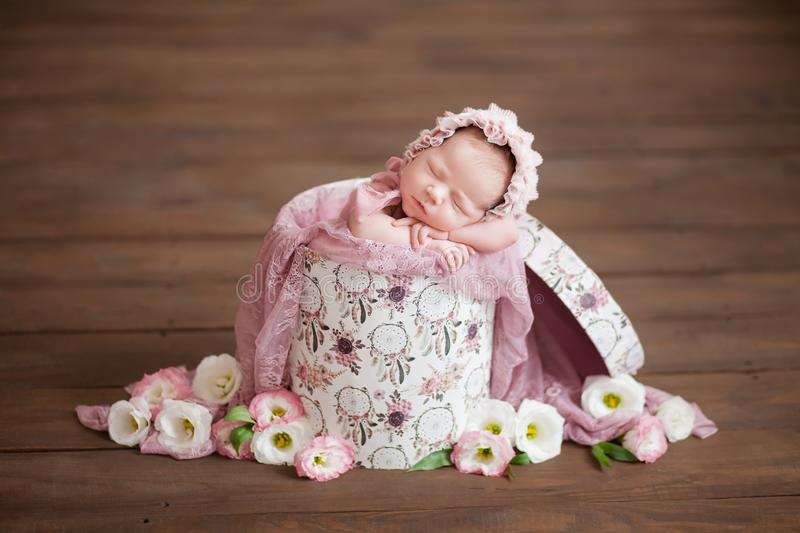 ĐỜI NÀY NHẤT ĐỊNH PHẢI CÓ MỘT CÔ CON GÁI <3 

Xin mời các mẹ cùng ngắm những bức ảnh bé sơ sinh chụp cùng hoa cực đáng yêu nhé! Ngắm những bức ảnh đẹp mỗi ngày chính là phương pháp thai giáo cảm xúc + thai giáo mỹ học hiệu quả, giúp mẹ và bé có tinh thần tốt, cảm xúc vui vẻ; đồng thời giúp bé yêu được tiếp xúc với cái đẹp ngay từ khi còn trong bụng mẹ.

Ngắm ảnh những em bé đáng yêu cũng giúp mẹ sinh ra những em bé xinh xắn giống như những bức ảnh mình đã ngắm đó ạ.  

Mẹ có thể tìm hiểu thêm về thai giáo cảm xúc tại link https://mamibabi.com.vn/newscategory/8/thai-giao-bang-cam-xuc 

Và tìm hiểu thêm về thai giáo mỹ thuật tại link https://mamibabi.com.vn/newscategory/37/thai-giao-my-thuat 

#thaigiaocamxuc #thai_giáo_cảm_xúc
#thaigiaomythuat #thai_giáo_mỹ_thuật 
#thaigiao #thai_giáo #thaigiáo #mangthai #babau