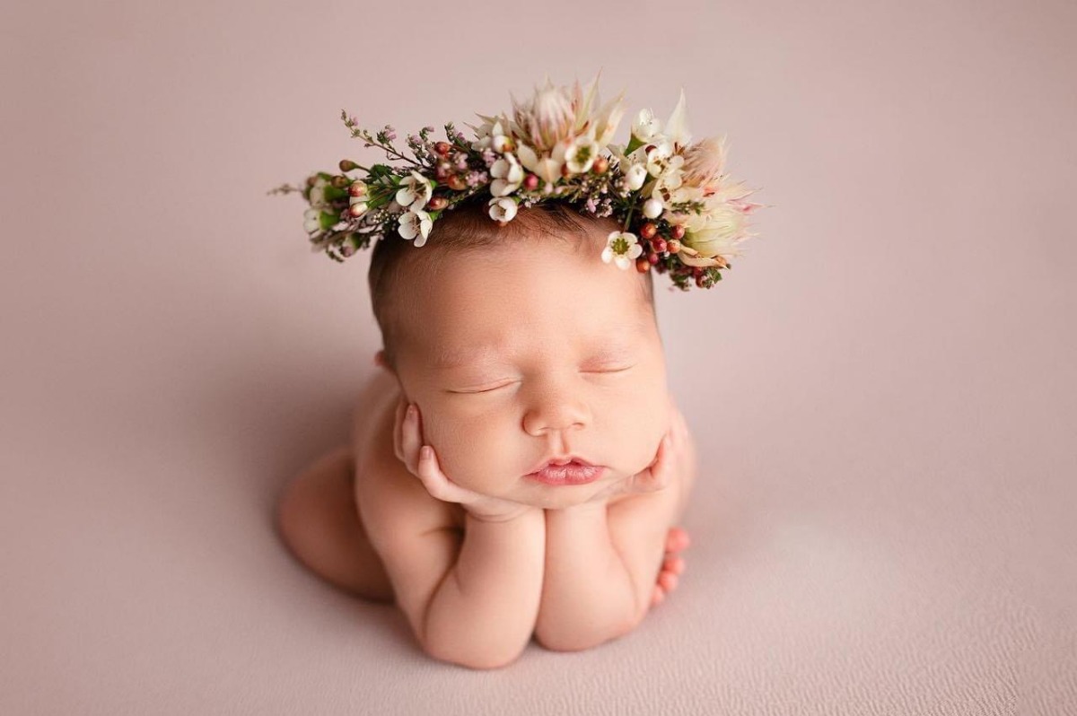 ĐỜI NÀY NHẤT ĐỊNH PHẢI CÓ MỘT CÔ CON GÁI <3 

Xin mời các mẹ cùng ngắm những bức ảnh bé sơ sinh chụp cùng hoa cực đáng yêu nhé! Ngắm những bức ảnh đẹp mỗi ngày chính là phương pháp thai giáo cảm xúc + thai giáo mỹ học hiệu quả, giúp mẹ và bé có tinh thần tốt, cảm xúc vui vẻ; đồng thời giúp bé yêu được tiếp xúc với cái đẹp ngay từ khi còn trong bụng mẹ.

Ngắm ảnh những em bé đáng yêu cũng giúp mẹ sinh ra những em bé xinh xắn giống như những bức ảnh mình đã ngắm đó ạ.  

Mẹ có thể tìm hiểu thêm về thai giáo cảm xúc tại link https://mamibabi.com.vn/newscategory/8/thai-giao-bang-cam-xuc 

Và tìm hiểu thêm về thai giáo mỹ thuật tại link https://mamibabi.com.vn/newscategory/37/thai-giao-my-thuat 

#thaigiaocamxuc #thai_giáo_cảm_xúc
#thaigiaomythuat #thai_giáo_mỹ_thuật 
#thaigiao #thai_giáo #thaigiáo #mangthai #babau