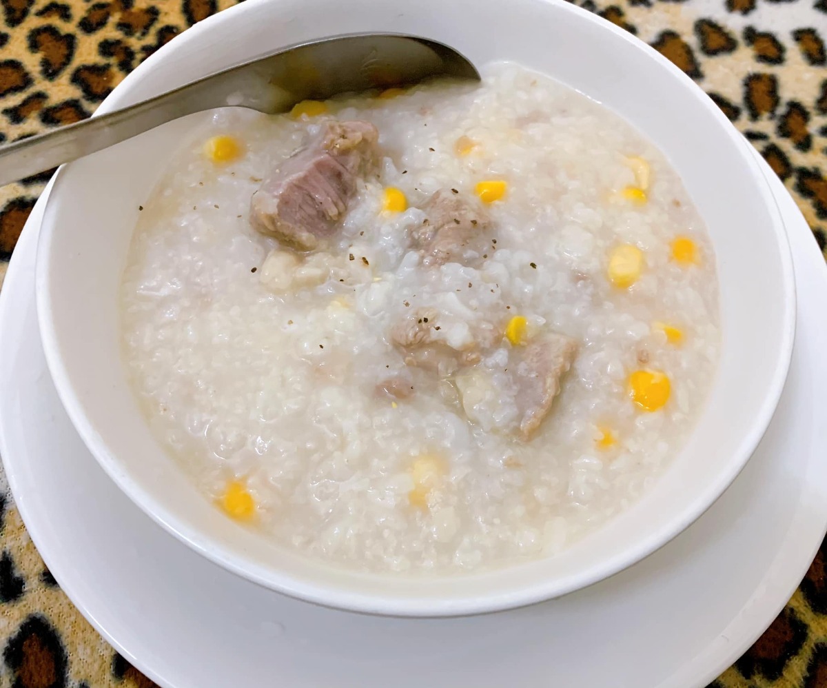 Xin chào cả nhà, em là ông bố nấu cơm cữ cho mẹ bầu sau sinh đây, ông bố cho vợ ăn củ cải bị các bác sĩ online nói đây ạ. Hai Vợ chồng hóng hớt linh tinh nên bay màu fb. Các bác đừng cười hay chỉ trích Vợ chồng em nhé 🤣

Nay e xin tổng hợp lại thực mẹ bầu sau sinh cho các ông bố bà mẹ tham khảo. Vợ e thích ăn gì e nấu cái đó và vì thời điểm cữ là mùa đông nên thực phẩm rau mùa cũng hơi hạn hẹp.. Nên e chỉ nấu được những món cơ bản như thế này thôi ạ. Các bác đóng góp để e nâng cao thực đơn tập 2 cho mẹ Bon. 🤩