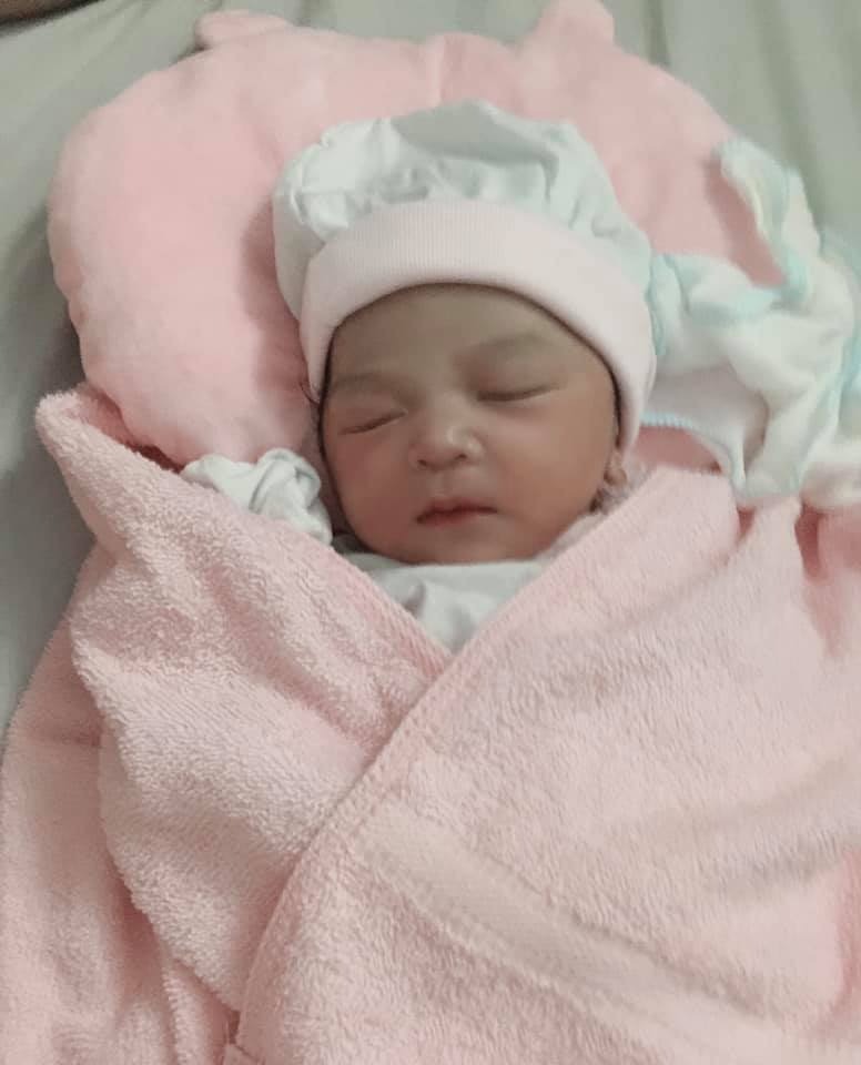 Review sinh tại bv 512 bình dương
Chào cô chúc bác nhé .. bé Mây đang có mặt tại Quân đoàn 4 .. bv 512 bình dương
E con so bị khó đẻ ,từ sáng tới tối mới mở 4p,chọc ối r tự đợi mở phân e la làng muốn sập bv nhưng bv ai cũng nhẹ nhàng k quát chửi 🥰🥰  bé dk 3kí 
Em đẻ gói dv k có bhyt đóng trước 8tr .. cái này họ đề ra vậy nhưng muốn đóng ít trước cũng dk nha , test 2 vk ck gần 500k .. lúc vô lm hồ sơ lặt vặt này nọ k có bhyt thì cũng tầm dưới 1tr là xong..