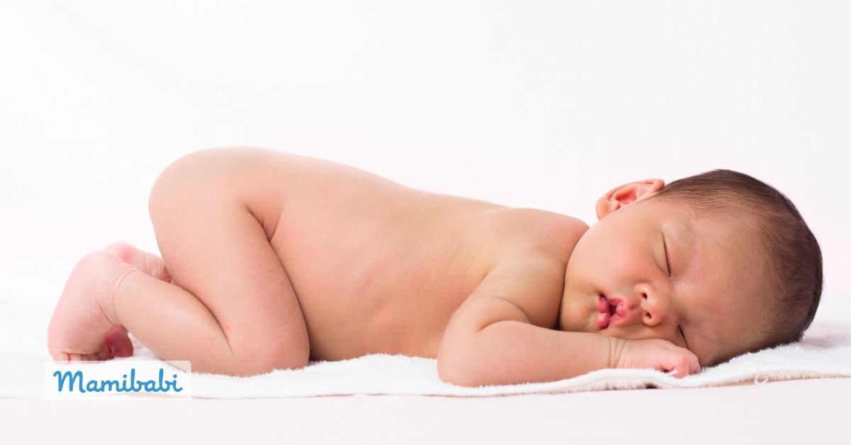 Làm quen với em bé sơ sinh của mẹ