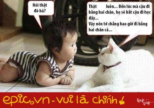 ĐỂ CON KHÔNG THÀNH MÁY NGHE LỜI.

Đưa con trai đi gặp bác sĩ tâm lý, người mẹ không để con trả lời khi bác sĩ hỏi chuyện, nói thay hết cho con từ tên, tuổi đến sở thích và giải thích với chuyên gia là con mình quá nhút nhát. Bác sĩ phải nhắc lại rằng bà đang hỏi bé chứ không phải mẹ, cuối cùng bà đã đề nghị phụ huynh ra ngoài để cậu bé tự nói. Đây là hình ảnh mà bác sĩ nhi, chuyên gia tâm lý Lan Hải rất hay gặp khi tư vấn cho khách hàng. Những đứa trẻ không có cơ hội để nói, phụ huynh làm hết cho con, từ việc ăn uống, chọn quần áo đến chọn nghề nghiệp sau này. Bà nhận xét, người Việt Nam có tuổi thơ dài nhất thế giới. Thậm chí nhiều ông bố bà mẹ vẫn giữ thói quen can thiệp quá sâu vào cuộc sống của con kể cả khi con đã lập gia đình riêng.
Tuy nhiên, không bố mẹ nào có thể theo con suốt cuộc đời. Vì vậy việc dạy cho trẻ tự lập là rất quan trọng. Bên cạnh việc hướng dẫn con tự chăm sóc bản thân và tạo cơ hội được thực hành thì bố mẹ cũng nên khuyến khích con độc lập ngay trong suy nghĩ và tự tìm cách giải quyết vấn đề. Khi trẻ cảm thấy mình là vật sở hữu của cha mẹ, tính tự lập của trẻ sẽ chỉ là một con số không.

Trong buổi nói chuyện chuyên đề "Làm thế nào để hiểu con trẻ" do Hội quán các bà mẹ tổ chức, bác sĩ Lan Hải đã gợi ý một số điều bố mẹ nên làm để giúp con về khả năng tự lập:

- Cho phép trẻ có lựa chọn riêng, ví dụ tự chọn quần áo hay giầy dép ngay từ khi bé còn mẫu giáo. Những lựa chọn này đều trong tầm kiểm soát của bố mẹ. Cơ hội tự lựa chọn làm cho trẻ có khả năng tự quyết. Nếu không, lớn lên, trẻ sẽ rất khó khi lựa chọn sự nghiệp, lối sống… vì đã không được trải nghiệm từ thực tế của mình.

- Thể hiện tôn trọng về việc làm của trẻ. Ví dụ thay vì phàn nàn sao con buộc giầy lâu thế, phụ huynh nên đánh giá cao công việc của con: “Việc buộc giày đòi hỏi tất cả ngón tay”. Cùng một việc nếu bố mẹ nói “dễ thế mà con không làm được" chỉ khiến trẻ tự ti, nhưng nếu nói “Việc đó khó đấy” thì sẽ kích thích sự cố gắng của trẻ. Khi các cố gắng được đánh giá, trẻ sẽ hình thành lòng dũng cảm để tự mình giải quyết các khó khăn.

- Không đặt ra quá nhiều câu hỏi trước một vấn đề, sự kiện của trẻ. Thực tế, câu hỏi càng nhiều trẻ càng im lặng, nhưng chỉ một lời gợi ý lại có thể khiến trẻ có cảm hứng tâm sự với bạn. Hỏi nhiều quá đôi khi can thiệp quá sâu vào vấn đề cá nhân, trẻ sẽ trả lời bằng những lời nói mà nó biết bố mẹ định nói và muốn nghe, chứ không hẳn là sự thật.

- Tạo cơ hội cho trẻ dùng kinh nghiệm của người khác. Ví dụ tham khảo bạn bè khi tìm thầy học guitar, học toán... Nói chuyện với nha sĩ để học cách bảo vệ răng. Cha mẹ nên để trẻ biết rằng thế giới ngoài ngôi nhà còn có bạn bè, các cửa hàng, phòng nha sĩ… Họ cũng có thể giúp trẻ nhiều điều.

- Không ngăn chặn hy vọng của trẻ. Khi con bày tỏ muốn làm việc gì, cha mẹ đừng bao giờ dội gáo nước lạnh kiểu: "Điểm Toán thấp như con mà cũng đòi làm kỹ sư", "Nhút nhát như thế mà cũng đòi làm MC" mà hãy gợi mở: "Con nghĩ sao về công việc này?" để trẻ tự suy nghĩ và biết phải cố gắng như thế nào.

- Đừng vội trả lời thay con. Thậm chí, ngay cả khi trẻ thắc mắc một vấn đề nào đấy, ví dụ “Tại sao tuần nào bà cũng thăm chúng ta”, thay vì trả lời ngay, cha mẹ có thể hỏi lại “Theo con thì tại sao”. Đặt câu hỏi trở lại sẽ giúp trẻ tư duy, những câu hỏi hay sẽ luôn có những câu trả lời hay.

- Không vội làm thay con. Bố mẹ đừng vì sốt ruột mà làm thay khi con thực hiện một việc gì đó không được hoàn hảo. Dạy con đòi hỏi sự kiên nhẫn rất cao.
Bố mẹ hãy cho phép con làm theo ý riêng và học trên lỗi của mình, trong tâm lý thường gọi là phương pháp "Thử và Sai".
Nhiều bố mẹ nghĩ, có gì sai khi giúp con, nó là trẻ con mà. Tuy nhiên, vấn đề chính là ở chỗ này. Bạn sẽ có cảm giác gì nếu 4 tuổi, để mẹ đi giày cho con; 9 tuổi đừng mặc áo xanh, áo đỏ mới đẹp; 17 tuổi không cần học lái xe, để mẹ đưa đi; lớn đi làm sếp bảo làm đi, đừng có sáng kiến gì hết.
Chắc chắn, đó sẽ là những cảm giác tiêu cực với cả bố mẹ và con cái: thất vọng khi thấy con yếu kém. Bố mẹ lúng túng và bực mình khi con bị phụ thuộc. Còn con cái cũng có thể trách cứ bố mẹ vì đã không cho mình cơ hội được trải nghiệm.
Tuy nhiên, để con tự lập là một vấn đề nói dễ, làm khó khi bố mẹ phải đối diện nhiều vấn đề như sự can thiệp của ông bà, không khí trong gia đình có thể nặng nề. Đó phải là một cuộc cách mạng, bác sĩ Lan Hải nhận xét.