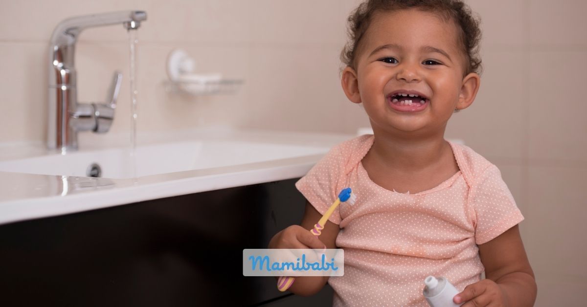 Chăm sóc răng cho bé