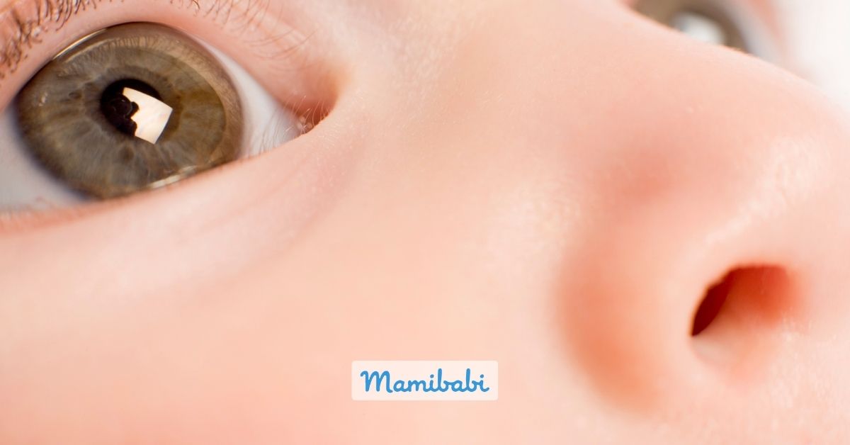 Chăm sóc mắt cho bé