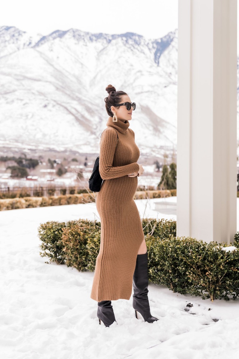 THỜI TRANG MÙA ĐÔNG CHO MẸ BẦU CỰC XINH 

Mùa đông đã đến thật rồi. Dưới đây là một vài gợi ý giúp mẹ bầu “lên đồ” vừa ấm vừa xinh. Các mẹ đừng bỏ qua những phụ kiện như găng tay, mũ len, khăn quàng nhé! Chúng không chỉ giúp giữ ấm mà còn tạo điểm nhấn cho trang phục ấn tượng hơn.