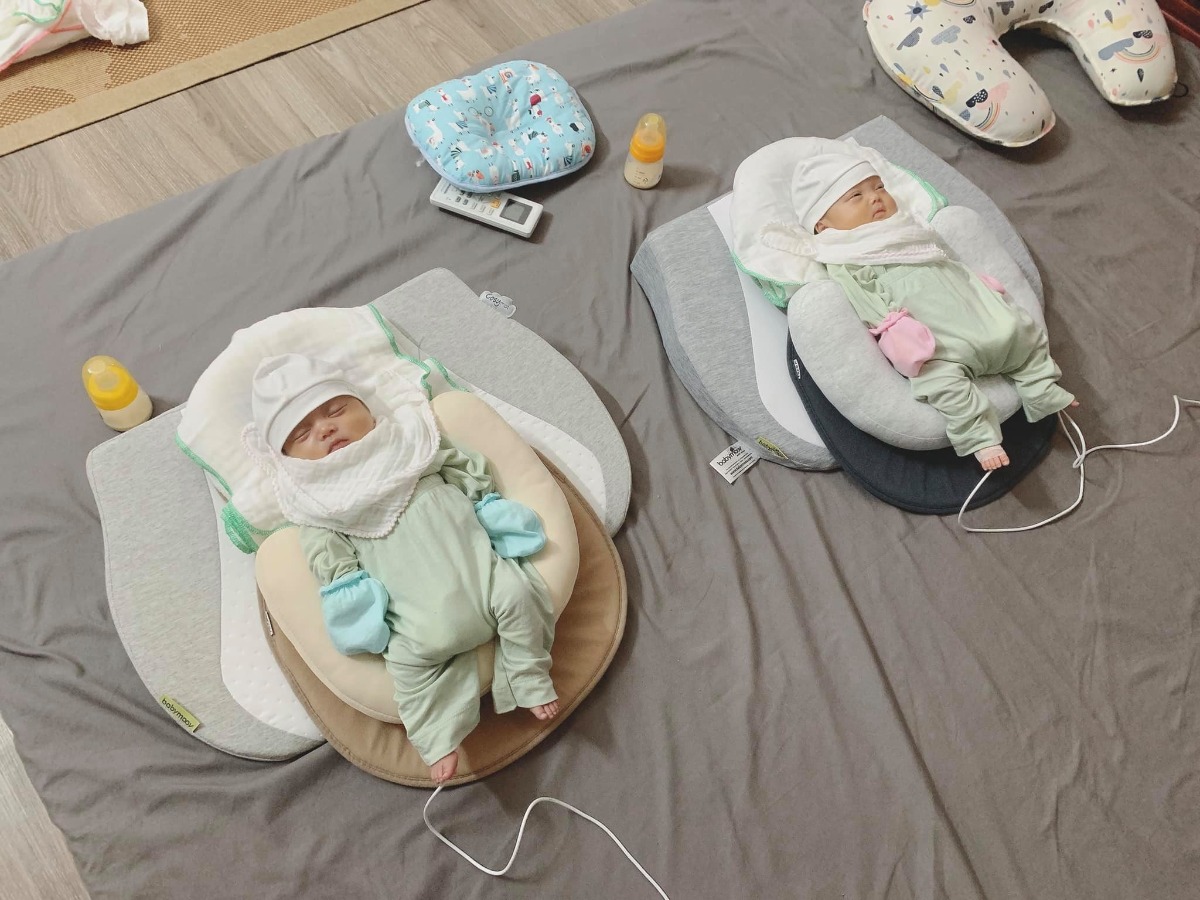Phát hiện ra cỏ cây hoa lá xung quanh mình thật đẹp .
Nguyên liệu sử dụng là nhưng chiếc đĩa giấy . Sau đó cắt đáy và dán đề can hoặc băng dính vào đáy của chiếc đĩa. Cuối cùng chúng mình sẽ sáng tạo ra những bức tranh theo ý thích 🥰
Cùng Hahi nhà mình sáng tạo nhé 😚