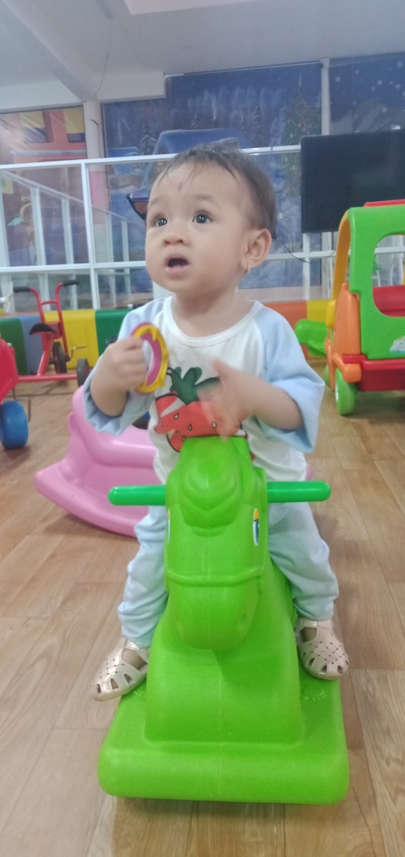 Lâu lâu dẫn ẻm đi khu vui chơi.ẻm thích quá chừng
Gái mẹ nay thật rồi nè,iu gái mẹ quá 
#mun 02042021