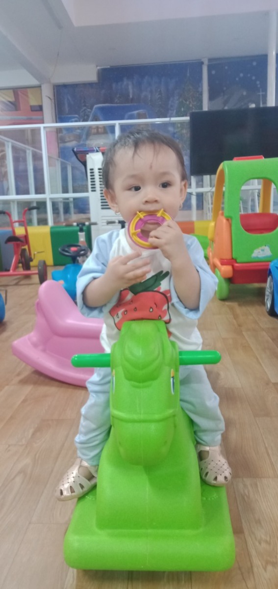 Lâu lâu dẫn ẻm đi khu vui chơi.ẻm thích quá chừng
Gái mẹ nay thật rồi nè,iu gái mẹ quá 
#mun 02042021