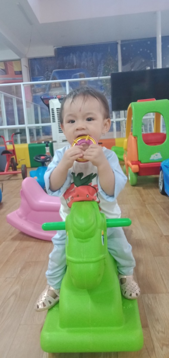 Lâu lâu dẫn ẻm đi khu vui chơi.ẻm thích quá chừng
Gái mẹ nay thật rồi nè,iu gái mẹ quá 
#mun 02042021
