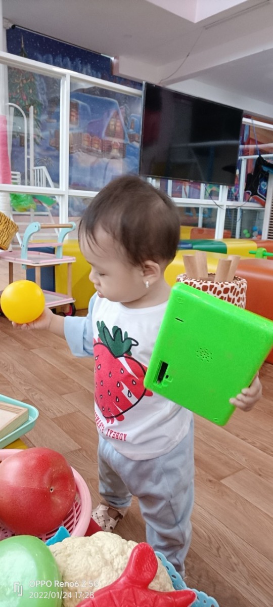 Lâu lâu dẫn ẻm đi khu vui chơi.ẻm thích quá chừng
Gái mẹ nay thật rồi nè,iu gái mẹ quá 
#mun 02042021