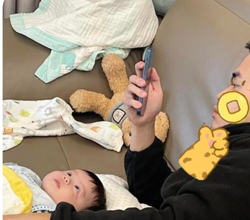 Để các ông bố trông con thật sự là một việc mạo hiểm 😂😂😂