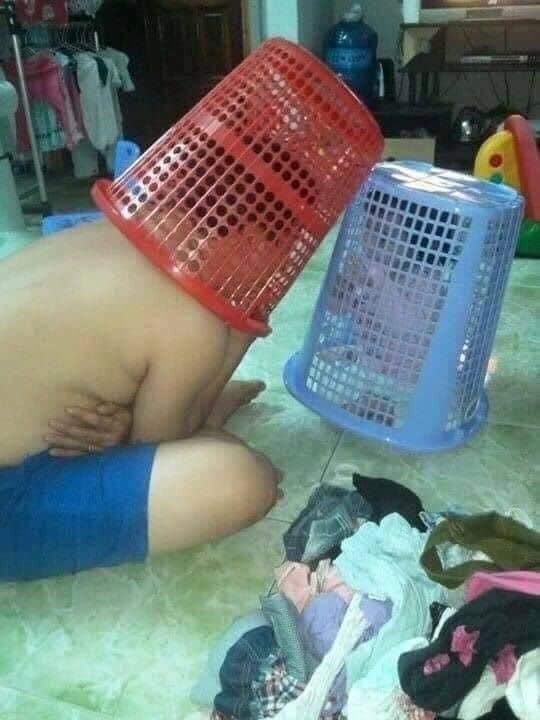 Để các ông bố trông con thật sự là một việc mạo hiểm 😂😂😂