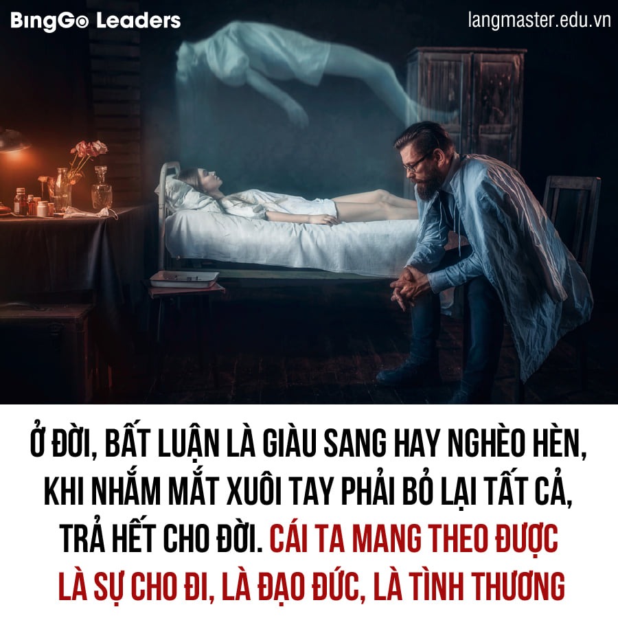 NHẬT KÝ SAU KHI QUA ĐỜI

(Không đọc phí 1 đời)

- Vào một ngày, khi người không còn nữa, đứng cạnh thân x.á.c đang nguội lạnh, cứng đờ người đã thấy...

Người ghét ta, nhảy múa vui mừng

Người thương ta, nước mắt rưng rưng.

- Ngày Động Quan... thân thể ta nằm sâu dưới lòng đất mẹ hướng về trời tây.

Người ghét ta, nhìn n.ấm m.ộ của ta, niềm vui hiện rõ trên gương mặt.

Người thương ta, chẳng nỡ quay đầu nhìn lần cuối.

- Ba Tháng sau, th.ân x.ác ta đang dần trương sình, bốc mùi h.ôi th.ối, thuở còn sống ta vô cùng ghét côn trùng, giờ đây giòi bọ đang nhăm nhi cái thân mà ta cả đời nâng niu, tàn sát sinh mạng để cung phụng cho nó đủ thức ngon, mặc đẹp, đắp vào bao nhiêu tiền của.

- Một Năm Sau: thân thể của ta đã rã tan… n.ấm m.ộ của ta mưa bay gió thổi... ngày giỗ ta, họ vui như trẩy hội, mở tiệc hội họp ca nhạc, ăn uống linh đình.

Người ghét ta, lâu lâu trong buổi trà dư tửu hậu nhắc đến tên ta... họ vẫn còn bực tức.

Người thương ta, khi đêm khuya vắng lặng, khóc thầm rơi lệ tìm ai bày tỏ.

- Mười Năm Sau: ta không còn thân thể nữa, chỉ còn lại một ít xương tàn.

Người ghét ta, chỉ nhớ mơ hồ tên ta, họ đã quên m.ất gương mặt của ta.

Người yêu thương ta nhất, khi nhớ về ta có chút trầm lặng. Cuộc sống xô bồ dần dần làm phai mờ đi tất cả.

- Vài Chục Năm Sau... n.ấm m.ộ của ta hoang tàn không người nhan khói, q.uan t.ài nơi ta nằm đã mục nát, chỉ còn một mảng hoang vu.

Người ghét ta, đã già lú cũng quên ta rồi.

Người yêu thương ta nhất, cũng tiếp bước ta đi vào nấm mộ.

- Đối Với Thế Giới Này...

Ta đã hoàn toàn trở thành hư vô, không ai biết ta từng tồn tại, bạn bè, đồng nghiệp, người thân, mỗi người một nơi, kẻ già, người ch.ết, những gì ta dùng đã m.ất, những gì ta để lại rơi vào tay kẻ khác.

Ta phấn đấu, hơn thua, tranh giành cả đời, cũng không mang theo được nhành cây ngọn cỏ. Tiền tài, gia sản mà tôi cố giữ, cố thủ đoạn, mưu mô để có cũng không mang được một phần hư danh, vinh dự hão huyền nào.

- Ta nhận ra sống trên đời này, bất luận là giàu sang phú quý hay bần tiện nghèo hèn, khi nhắm mắt xuôi tay phải bỏ lại tất cả, trả hết cho đời. Cái ta mang theo được, chính là sự cho đi, là đạo đức, là tình thương. Bất giác ta có chút ân hận, lòng lâng lâng một nỗi buồn khó tả, cứ da diết, da diết mãi không thôi.

Bao nhiêu phồn hoa, thoáng qua phút chốc. Trăm năm sau, chỉ còn lại một nắm cát vàng.

Cuộc đời như nước chảy hoa trôi, lợi danh như bóng mây chìm nổi, chỉ có tình thương ở lại đời.

Đã biết chốn này là quán trọ...

Hơn thua hờn oán để mà chi...

Thử ra ngồi xuống bên ph.ần m.ộ.

Hỏi họ mang theo được những gì

-----------------------
Nguồn: Phật pháp nhiệm màu