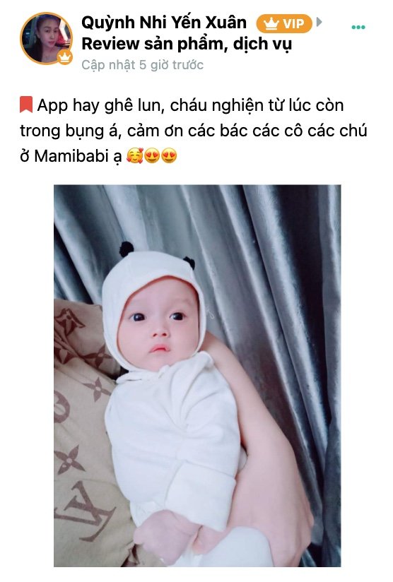 TẠI SAO NÊN DÙNG GÓI TRỌN ĐỜI TẠI MAMIBABI THAY VÌ GÓI 1 NĂM

Vì quá tiện và rẻ các mẹ ạ. Mamibabi là bên duy nhất không yêu cầu các mẹ phải mua lẻ từng khóa mà chỉ cần 1 tài khoản duy nhất cũng có thể xem hết tất cả nội dung trên app.

Rất nhiều mẹ đã cảm thấy tiếc nuối khi dùng gói 1 năm vì nội dung trên app nhiều quá, ban đầu định tranh thủ xem hết luôn nhưng không thể xem hết được, cũng không thể nhớ được để áp dụng cho con tới khi con lớn. 

Mamibabi có nội dung phục vụ cho các mẹ từ khi bầu tới khi con 6 tuổi, chia theo từng giai đoạn phát triển của bé. Lúc bầu sẽ là thai giáo, sau khi con ra đời sẽ có Giáo dục sớm, Tập nói, Ăn dặm... Tất cả nội dung đều có thể được xem không giới hạn chỉ với 1 tài khoản duy nhất và bao gồm nhiều hỗ trợ khác khi các mẹ là thành viên VIP.

Với tài khoản 1 năm, các mẹ cũng vẫn xem được đầy đủ nội dung. Tuy nhiên, điểm hay nhất của Mamibabi là tối ưu theo từng giai đoạn phát triển của bé. Nếu mẹ cố gắng xem hết trong thời gian ngắn thì sẽ khó tiếp thu lượng kiến thức khổng lồ trên app. 

Ngoài ra, sau này khi cần xem lại mà tài khoản đã hết hạn và muốn đổi sang gói trọn đời, mẹ sẽ cần đóng đầy đủ phí của gói trọn đời, không bao gồm chi phí gói 1 năm mẹ đã mua trước đây.

Vậy nên đa số các mẹ đến với Mamibabi đều quyết định sử dụng gói trọn đời để được hưởng những tiện ích tuyệt vời nhất mà app mang lại, vừa hợp lý về chi phí, vừa yên tâm dễ dàng áp dụng cho con từng bài học theo lộ trình hàng ngày, hàng tuần; không lo hết hạn, không cần cố gắng xem hết trong thời gian ngắn. Kiến thức được tiếp thu một cách nhẹ nhàng, vừa hiệu quả, vừa đỡ mất thời gian tìm hiểu. 

Chúc các mẹ và các bé sử dụng Mamibabi một cách hiệu quả!