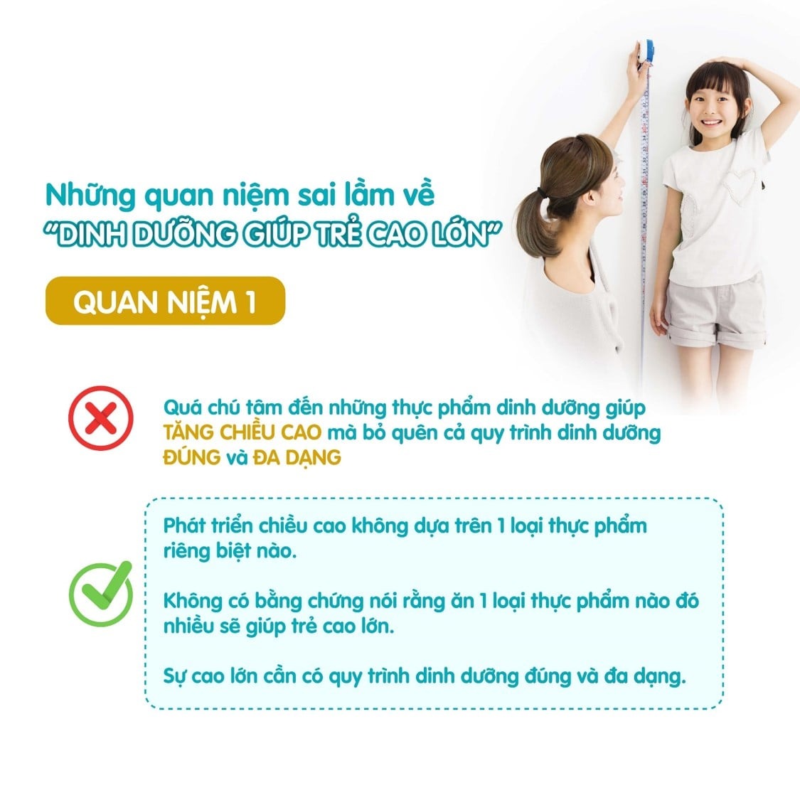 DINH DƯỠNG KÉM CÓ THỂ LẤY MẤT 20 CM CHIỀU CAO TỐI ƯU CỦA TRẺ

Đây là bằng chứng mới nhất cho câu hỏi liệu gen di truyền hay dinh dưỡng, đâu là yếu tố quan trọng cho chiều cao của trẻ? Quyết định ở giai đoạn nào? Nghiên cứu được dẫn đầu bởi GS. Ezzati, ĐH Imperial College London sau khi đánh giá gần 65 triệu trẻ em trên toàn thế giới, vừa được công bố trên tạp san y khoa nổi tiếng Lancet đầu tháng 11 này. 

DINH DƯỠNG VÀ DI TRUYỀN TRÊN CHIỀU CAO

“Cha mẹ lùn, con lùn. Cha mẹ cao, con cao.” Liệu đó có phải là số phận! Mỗi đứa trẻ được sinh ra đều mong đợi đạt được chiều cao tối ưu kì vọng bởi di truyền của cả cha mẹ. Con số này có thể tính đơn giản như sau:

• Bé trai = ([chiều cao của cha] + [chiều cao của mẹ])/2 + 6.5cm (+/- 8.5cm).
• Bé gái = ([chiều cao của cha] + [chiều cao của mẹ])/2 - 6.5cm (+/- 8.5cm) 

Tuy nhiên, con đường để đạt chiều cao kì vọng này và phần cm được cộng (+) hay bị (-) có ảnh hưởng lớn bởi yếu tố môi trường. 

Theo nghiên cứu của GS. Ezzati đã nhấn mạnh yếu tố môi trường quan trọng xuyên suốt quy trình này là dinh dưỡng đúng- nó không chỉ quan trọng ở giai đoạn trước 5 tuổi như nhiều cha mẹ thường quan tâm, mà là cả quy trình trước 19 tuổi. Đây là nghiên cứu có giá trị cao về bằng chứng khoa học vì có đến 200 quốc gia tham gia, từ những quốc gia có chỉ số chiều cao trung bình thuộc dạng cao nhất thế giới ở Âu Châu như Hà Lan, Đan Mạch,… đến những quốc gia có chiều cao khiêm tốn hơn ở các khu vực như Châu Mỹ La Tinh, Đông Nam Á. 

NHỮNG QUAN NIỆM SAI LẦM VỀ “DINH DƯỠNG GIÚP TRẺ CAO LỚN”

1. Quá chú tâm đến những thực phẩm dinh dưỡng giúp tăng chiều cao mà bỏ quên cả quy trình dinh dưỡng cái mà cần đúng và đa dạng bởi vì sự phát triển chiều cao không chỉ dựa trên một loại thực phẩm riêng biệt nào. Hơn nữa, cũng không có bằng chứng nào nói rằng ăn 1 loại thực phẩm nào nhiều sẽ giúp trẻ cao lớn. 

2. Một số cha mẹ đánh đồng quan điểm to lớn với cao lớn. Họ tự hào: “con em to bự nhất lớp. Tuy nhiên, điều này được chứng minh ngược lại đặc biệt với các bé sau 2 tuổi: trẻ càng phát triển chiều ngang (vòng bụng) thì chiều cao trẻ giảm khi trưởng thành. Điều này được nhấn mạnh trong báo cáo của TS. Stovitz. Việc nắm giữ quan niệm sai lầm này đã làm nhiều cha mẹ thường ép hay dụ trẻ ăn bằng mọi cách. Nuôi con bằng cách “vỗ béo” chỉ làm bé tăng nguy cơ dậy thì sớm, các bệnh tim mạch và đái tháo đường, chứ không giúp trẻ cao lớn hơn khi trưởng thành. Trẻ dậy thì sớm cũng có chiều cao giảm khi trưởng thành, theo nghiên cứu của nhóm nhà khoa học Kozieł, Viện Hàn lâm Khoa học Ba Lan. 

3. Bổ sung canxi giúp trẻ cao lớn. Một số cha mẹ bổ sung canxi vô tội vạ cho trẻ vì mong trẻ cao hơn. Điều này không những không hiệu quả, mà có thể ảnh hưởng đến sức khỏe của trẻ nhỏ như vấn đề về thận, tim mạch nếu dư thừa. Bổ sung canxi từ thuốc hay TPCN là không nên trừ khi có lời khuyên của chuyên gia.

Thực ra, có khá nhiều thực phẩm chứa canxi trong tự nhiên. VD, Sữa được biết là nguồn can-xi dồi dào. Ngoài ra, sữa cũng chứa vitamin D và axit amin thiết yếu- những tổ hợp chất dinh dưỡng giúp cơ thể hấp thụ hiệu quả canxi vào cơ thể. Canxi tự nhiên từ thực phẩm là dạng cơ thể trẻ dễ hấp thụ và không có nguy cơ bị dư thừa. Ngoài sữa, cũng có những thực phẩm khác cũng giàu canxi như phô mai, tôm, cá… 

4. Ăn nhiều thịt, và uống nhiều sữa giúp trẻ thêm cao. Đây cũng là suy nghĩ chưa đúng. Khi thu nạp nhiều hơn nhu cầu của cơ thể dù chất dinh dưỡng có tốt đến đâu đều không tốt. Sự phát triển chiều cao của trẻ có thể cần nguồn nguyên liệu như axit amin thiết yếu từ chất đạm thịt cá hay canxi từ sữa, nhưng quá dư thừa có thể gây ra nhiều vấn đề. Bằng chứng cũng cho thấy chế độ ăn quá dư thừa đạm trước 6 tuổi có thể ảnh hưởng đến cân nặng và tích lũy mỡ trong tương lai của trẻ. Hay, uống nhiều sữa trong ngày có thể ảnh hưởng đến lượng ăn của trẻ và giảm tính đa dạng của thực phẩm. Do đó, lượng sữa nên thay đổi tùy vào giai đoạn phát triển của trẻ. Trẻ 1-2 tuổi nên duy trì không quá 500mL/ngày các loại. Trẻ từ 2 tuổi, sữa được xem là 1 khẩu phần dinh dưỡng phụ hằng ngày khoảng 200-300ml/ngày, có thể lựa chọn những loại sữa có bổ sung thêm những dưỡng chất khác để tăng nguồn dinh dưỡng cũng như sự đa dạng

HIỂU ĐÚNG ĐỂ GIÚP TRẺ PHÁT TRIỂN CHIỀU CAO TỐT NHẤT 

1. Bổ sung vitamin D đầy đủ cho trẻ.

2. Trẻ cần đảm bảo chế độ dinh dưỡng đúng. 

Nên đa dạng nguồn đạm cho trẻ trong bữa ăn hàng ngày và trong tuần. VD. mỗi tuần, trẻ có thể cần 2 ngày thịt bò, heo, 2 ngày cá và hải sản, 2 ngày thịt gà, gia cầm hay trứng và 1 ngày trẻ có thể lấy đạm từ những nguồn khác như các loại đậu, đậu hủ hoặc hải sản.

3. Bảo vệ hệ tiêu hóa trẻ luôn khỏe mạnh là cách hiệu quả để giúp trẻ hấp thụ tốt vì đây là nơi tiếp nhận – cung cấp chất dinh dưỡng cho toàn cơ thể. Hệ tiêu hóa khỏe có sự đóng góp phần lớn của những lợi khuẩn đường ruột. Để giúp phát triển và cân bằng các lợi khuẩn đường ruột, trẻ có thể dùng các loại thực phẩm, sữa chua hoặc sữa uống tiện lợi chứa lợi khuẩn và chất xơ tan như HMO. 

4. Nhiều cha mẹ quan tâm liệu có những cột mốc nào cần theo dõi tăng trưởng của trẻ. Bên dưới là số cột mốc quan trọng cha mẹ có thể chú ý đánh giá và đo đạc tăng trưởng chiều cao của trẻ- đây chỉ là gợi ý để cha mẹ hiểu liệu tiến trình của trẻ có gì khác lạ không. Sự khác lạ của nó không nói lên trẻ có vấn đề, mà chỉ cho cha mẹ biết khi nào cần đặt câu hỏi cho bác sĩ của trẻ. Đây là những cột mốc:

Sau sinh -->10 ngày sau sinh --> 16 tuần sau sinh --> giữa 6-8 tháng tuổi --> khi trẻ 18 tháng tuổi --> khi trẻ 3 tuổi --> khi trẻ 5 tuổi --> khi trẻ 7 tuổi --> khi trẻ 11 tuổi.  
Tại bất kì một thời điểm nào sau 8 tháng tuổi trong chuỗi trên, cha mẹ nên theo dõi thêm ít nhất 2 thời điểm trong 6 tháng tiếp theo để hiểu xu hướng tăng trưởng của trẻ. Nếu tăng trưởng của trẻ giảm hoặc có xu hướng đứng quá lâu, hãy đặt vấn đề với chuyên gia. 

5. Hạn chế tối thiếu các yếu tố có thể “làm trẻ lùn” sau đây: 
• Cân nặng quá lớn sau 2 tuổi
• Sử dụng trên 2 tiếng/ngày các thiết bị điện tử, chủ yếu điện thoại hay ipad
• Các loại thức ăn không lành mạnh như nước ngọt, bánh kẹo, và thức ăn nhanh.

6. Vận động hợp lý sẽ giúp kích thích sự phát triển chiều cao. Lối sống năng động cũng giúp hoat động của lợi khuẩn đường ruột trẻ tốt hơn, thèm ăn, và giảm nguy cơ thừa cân béo phì. 

• Do đó, các bé dưới 5 tuổi khuyến khích nên có lối sống năng động mỗi ngày. Để đạt được điều này, trẻ chỉ cần tránh sử dụng thiết tử điện tử (TV, Ipad, điện thoại) trên 60 phút/ngày.  

• Trẻ từ 5 tuổi có thể giới thiệu để tham gia 1 loại hình thể thao bài bản thích hợp như bơi lội, đá bánh, học võ…  Chỉ cần duy trì ít nhất 60 phút/tuần (5-10 tuổi), 90 phút/tuần (trẻ trên 10 tuổi).

Notes
Marchand, V (2012) The toddler who is falling off the growth chart; Paediatr Child Health 2012;17(8): 447.
Child Growth Foundation. 2018. Your Child’s Growth: A parent’s guide to growth in childhood and how to assess it.
Ezzati, M. et al. Height and body-mass index trajectories of school-aged children and adolescents from 1985 to 2019 in 200 countries and territories: a pooled analysis of 2181 population-based studies with 65 million participants. The Lancet, 2020; 396 (10261): 1511
Stovitz SD. et al (2011) Growing into obesity: patterns of height growth in those who become normal weight, overweight or obese as young adults. Am J Hum Biol; 23:635-641