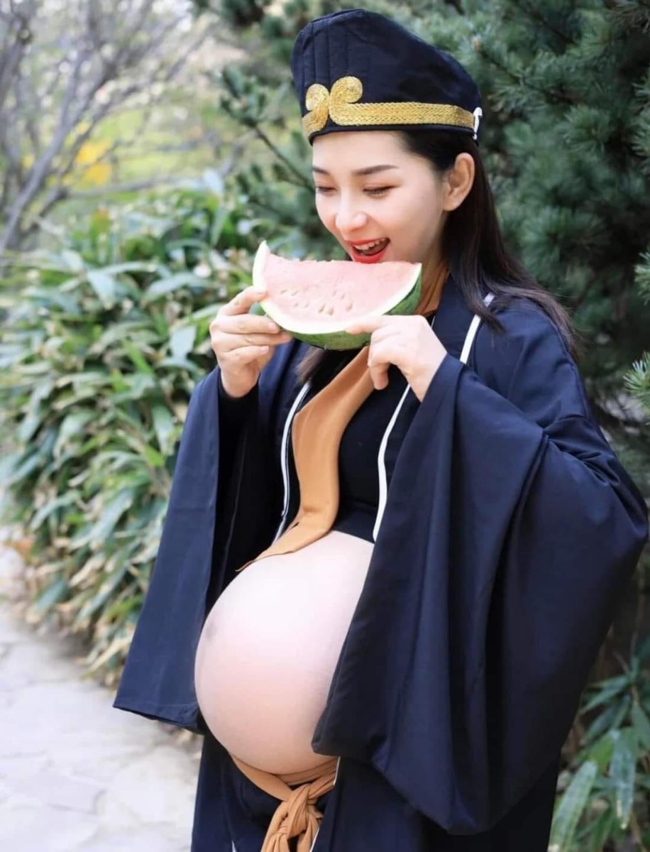 Gợi í concept chụp ảnh cho mẹ bầu siêu mới lạ 🤣🤣🤣