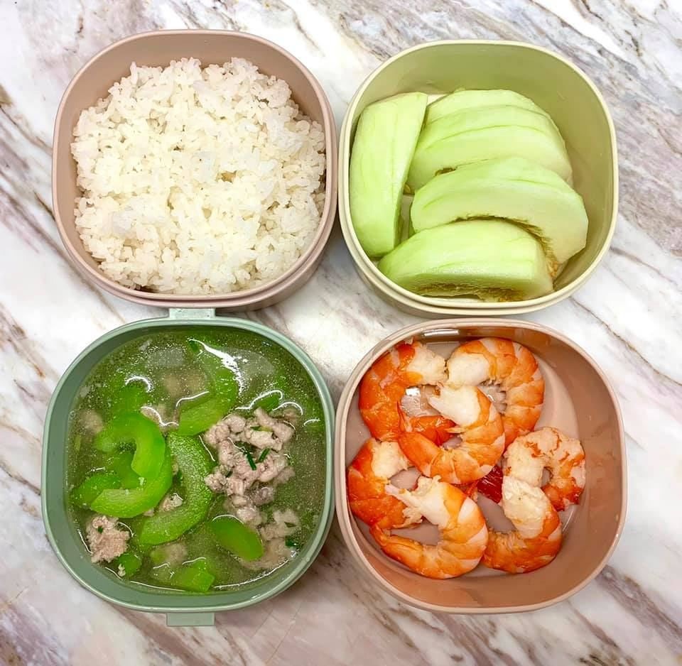 GỢI Ý 20+ HỘP CƠM MANG ĐI LÀM DÀNH CHO LƯƠNG 5TR/THÁNG

Tháng mới quyết tâm không tiêu xài hoang phí, sáng dậy sớm nấu cơm đem đi làm để tiết kiệm, tối về bạn rủ đi ăn lẩu bay ngay 500k 🙂 

Fr: Thao Vy
