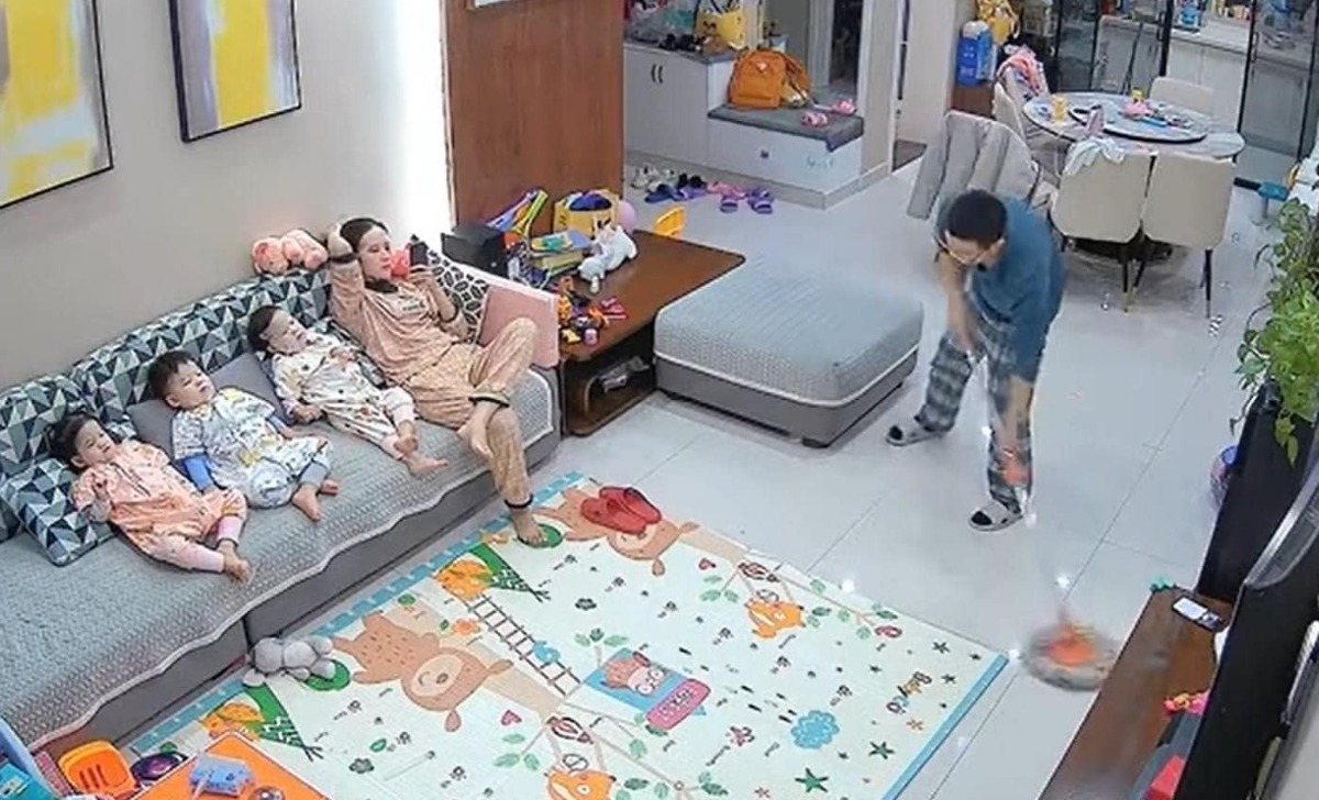 THẾ MÀ NGÀY XƯA BẢO ANH CHỈ VIỆC YÊU EM THÔI MỌI THỨ ĐỂ EM LO? 

Xưa yêu nhau thề non hẹn biển, vẽ ra viễn cảnh tương lai nào là em sẽ đẻ cho anh 3 4 đứa, rồi nào gia đình mình đông con hạnh phúc lắm, anh chỉ việc yêu em thôi mọi thứ để em lo. 

Hồi ấy thấy thế cùng vui, nhắm mắt lấy vợ giờ đẻ 1 đàn con rồi lưng lúc nào cũng phải khom, thôi kể thế thôi đi gỡ mặt nạ cho các ông tướng bà tướng đây, anh em đừng ảo tưởng cuộc sống gia đình nhàn hạ nhé!