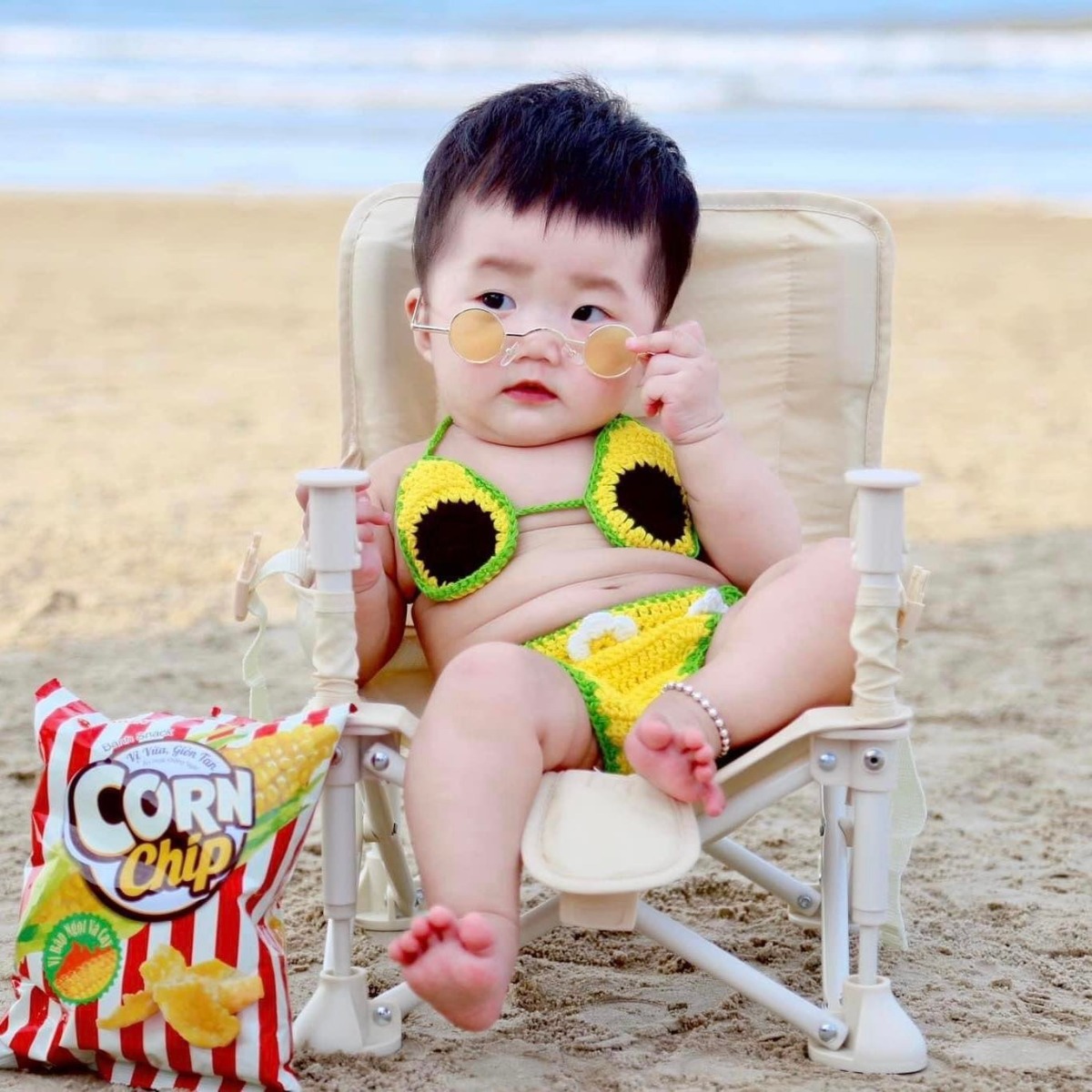 Lần đầu được má cho diện bikini đi biển 🌊🤣🤣
Cre: Bảo Yến
