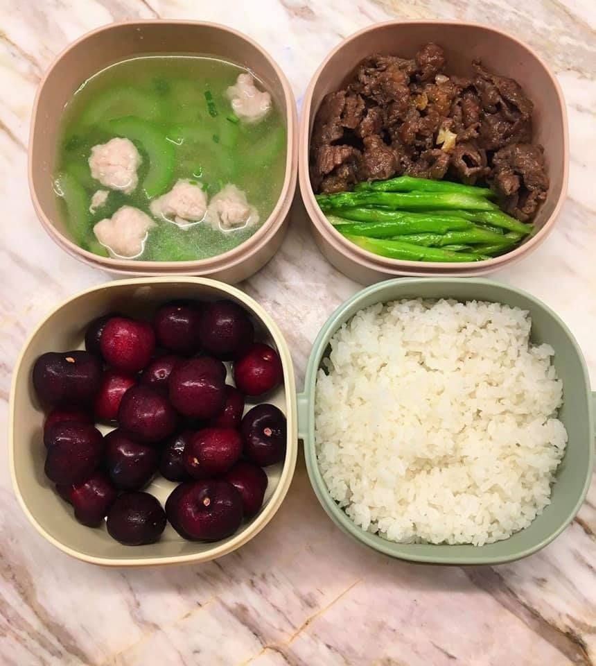 GỢI Ý 20+ HỘP CƠM MANG ĐI LÀM DÀNH CHO LƯƠNG 5TR/THÁNG

Tháng mới quyết tâm không tiêu xài hoang phí, sáng dậy sớm nấu cơm đem đi làm để tiết kiệm, tối về bạn rủ đi ăn lẩu bay ngay 500k 🙂 

Fr: Thao Vy