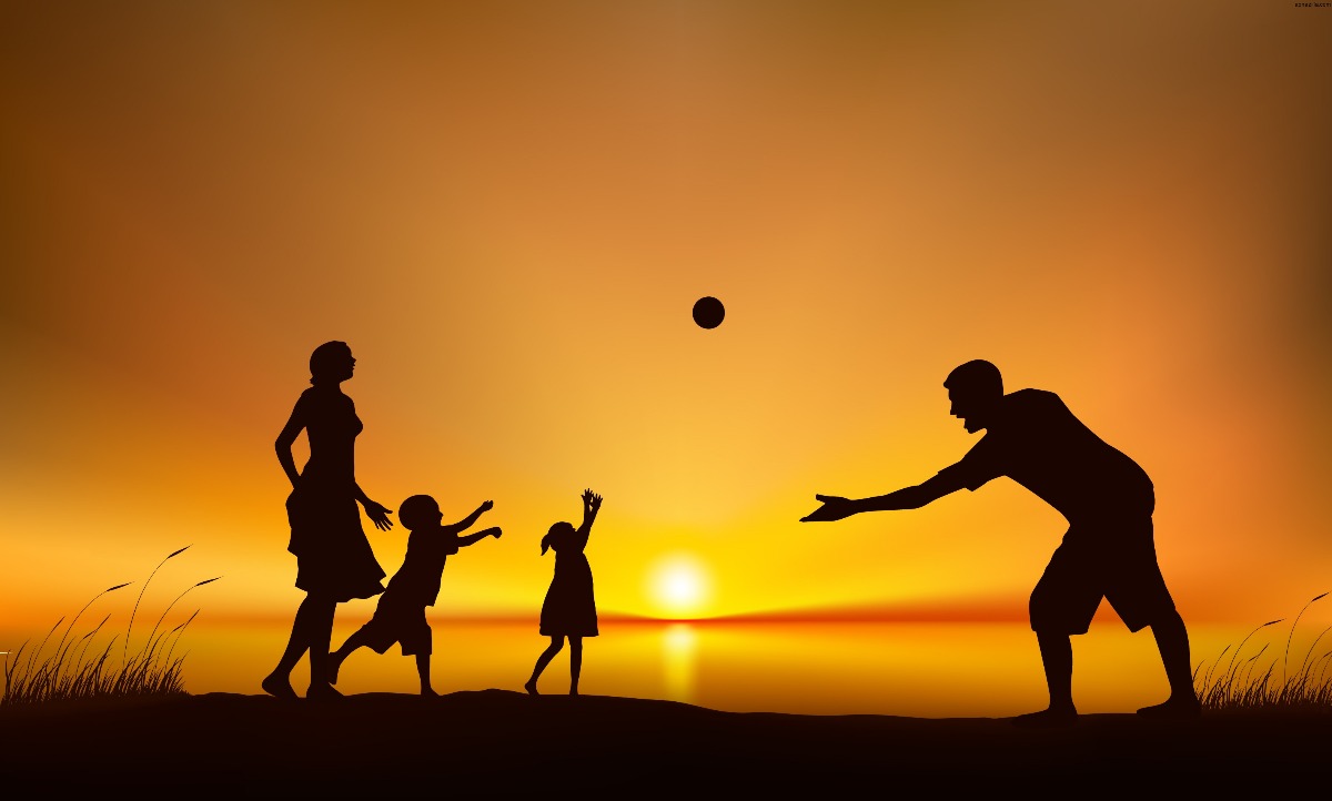 CÁCH ĐỂ CÓ 1 NGÀY CHỦ NHẬT TUYỆT VỜI CÙNG CON

Chủ nhật có thể là ngày đặc biệt nhất trong tuần đối với bé yêu của bạn bởi đây là ngày cả bố và mẹ đều ở nhà cùng bé. Bé đã mong chờ ngày này biết bao. Hãy tắt điện thoại, tắt tivi, tạm gác công việc sang một bên để có một ngày Chủ nhật thật tuyệt vời bên con yêu nhé. 

Tùy vào thời tiết và điều kiện gia đình, bạn có thể cùng bé ở nhà hoặc ra ngoài.

Nếu ra ngoài, bạn có thể cùng bé:
- Tới thăm nhà họ hàng, người quen
- Gặp gỡ bạn bè của bạn, đặc biệt những người cũng có con nhỏ như bé nhà bạn
- Tới các công viên, bảo tàng, triển lãm… 
- Đi dạo ở những nơi có không khí trong lành như công viên, biển hồ, những con đường nhiều cây xanh
- Cùng con ngắm cảnh đẹp, nghe tiếng chim hót, nhặt lá khô rơi bên thềm, “chạm vào” thiên nhiên nhiều hơn
- Cùng con đi cắm trại 
- Tới các nông trại sinh thái, nông trại giáo dục
- Tới các khu vui chơi có thật nhiều bạn nhỏ
- Tham gia các câu lạc bộ khám phá, sáng tạo, trải nghiệm dành cho thiếu nhi…
- Tới các nhà sách, hội chợ sách, những nơi con được tiếp xúc với văn hóa đọc nhiều hơn 

Nếu bạn và con ở nhà:
- Cùng con chơi các trò vận động Montessori và Shichida theo sự hướng dẫn của Mamibabi >>> https://mamibabi.com.vn/coursev2/4/khoa-hoc-giao-duc-nao-phai-theo-phuong-phap-shichida-sang-tao-va-thong-minh-dot-pha-cho-tre-tu-0-6-tuoi 
- Cùng con chăm sóc cây cối
- Cùng con dọn dẹp phòng ốc 
- Cùng con đọc 1 cuốn truyện mới
- Cùng con chơi đồ chơi
- Cùng con nấu ăn, nhặt rau, làm bánh 
- Cùng con “sáng chế” một món đồ chơi mới
- Cùng con hát, đàn, nhảy…

Dù ở đâu đi nữa, món quà lớn nhất bạn có thể dành tặng cho con chính là SỰ HIỆN DIỆN của bạn. Không cần những món quà đắt tiền hay những chuyến du lịch tốn kém, chỉ cần bạn ở bên con và tương tác với con, con sẽ luôn hạnh phúc theo cách của riêng mình.

Với Mamibabi, chúng tôi xây dựng mọi thứ dựa trên phương châm: “Phương pháp giáo dục con tốt nhất là dành nhiều thời gian cho con”.

Bạn có thể xem thêm 35 khóa học làm cha mẹ của chúng tôi tại đây >>> https://mamibabi.com.vn/khoa-hoc