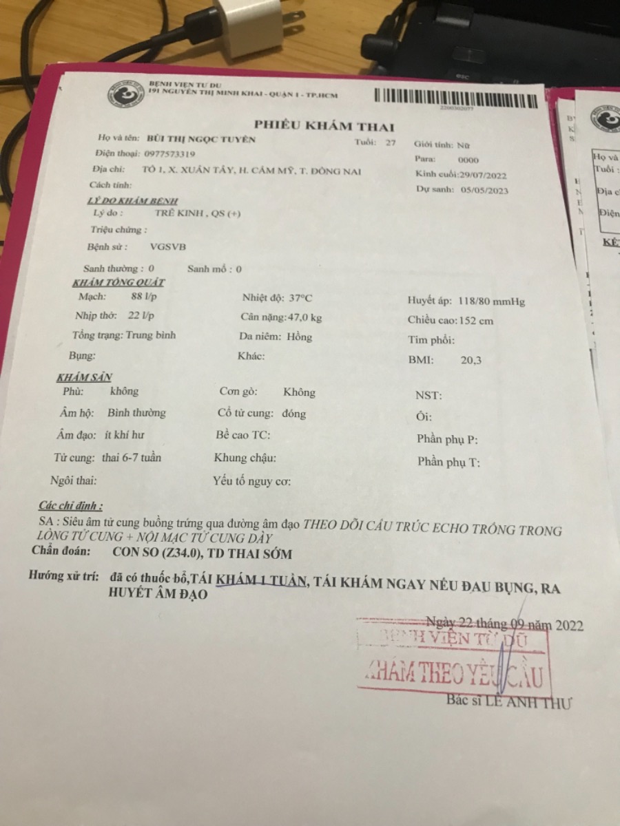 Ngày đầu chu kì cuối của e là ngày 29/7/2022. Ngày 22/9 e đi siêu âm thì kết quả như vầy. Cho e hỏi là thai của e bao nhiêu tuần rồi và khi nào thì thai vào tử cung ạ?