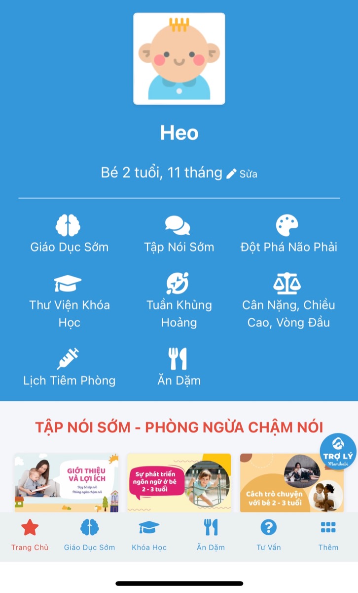 2 CHỈ SỐ QUAN TRỌNG CỦA BÉ MẸ NHẤT ĐỊNH PHẢI BIẾT 

Chiều cao và cân nặng là 2 chỉ số quan trọng của bé mà mẹ cần quan tâm để đảm bảo bé phát triển đạt chuẩn, tránh nguy cơ thấp còi. Đặc biệt đối với bé trong giai đoạn sơ sinh, mẹ cần quan tâm tới việc tăng cân của bé theo từng tháng.

Mamibabi có sẵn bảng chiều cao, cân nặng, chu vi vòng đầu của bé, mẹ có thể xem ngay tại giao diện của app.

Ngoài chức năng chiều cao, cân nặng, tại màn hình chính của Mamibabi còn nhiều chức năng khác rất cần cho mẹ và bé sau sinh:

- Giáo dục sớm
- Tập nói sớm
- Đột phá não phải
- Tuần khủng hoảng
- Lịch tiêm phòng
- Ăn dặm

Chỉ cần có tài khoản VIP Mom của Mamibabi, mẹ có thể xem được tất cả các nội dung trên kèm theo:
- Hơn 3000 hoạt động thai giáo giúp mẹ vui bé khỏe https://mamibabi.com.vn/vip/info?mode=1
- Hơn 1000 bản nhạc thai giáo và karaoke thai giáo
- Hơn 1000 bài thơ và câu truyện thai giáo tiếng Anh, tiếng Việt, Ehon, audio
- Hơn 500 hoạt động giáo dục sớm cho bé từ 0 - 6 tuổi
- Hơn 300 món ăn dặm cho bé từ 6 tháng đến 2 tuổi  
- Thực đơn 280 ngày mang thai cho mẹ bầu  
- 43 khóa học toàn diện và chuyên sâu dành cho mẹ bầu và bé 0 - 6 tuổi: https://mamibabi.com.vn/khoa-hoc

Mamibabi là ứng dụng thai giáo và giáo dục sớm duy nhất tại Việt Nam:
• Được sáng lập bởi chuyên gia thai giáo Phạm Ngọc Thắng, tác giả cuốn sách “Rủ chồng thai giáo”
• Được xây dựng theo hướng “1 tài khoản – ngàn nội dung”, bạn chỉ cần mua tài khoản VIP Mom 1 lần duy nhất để đọc hàng ngàn nội dung về nuôi dạy con.