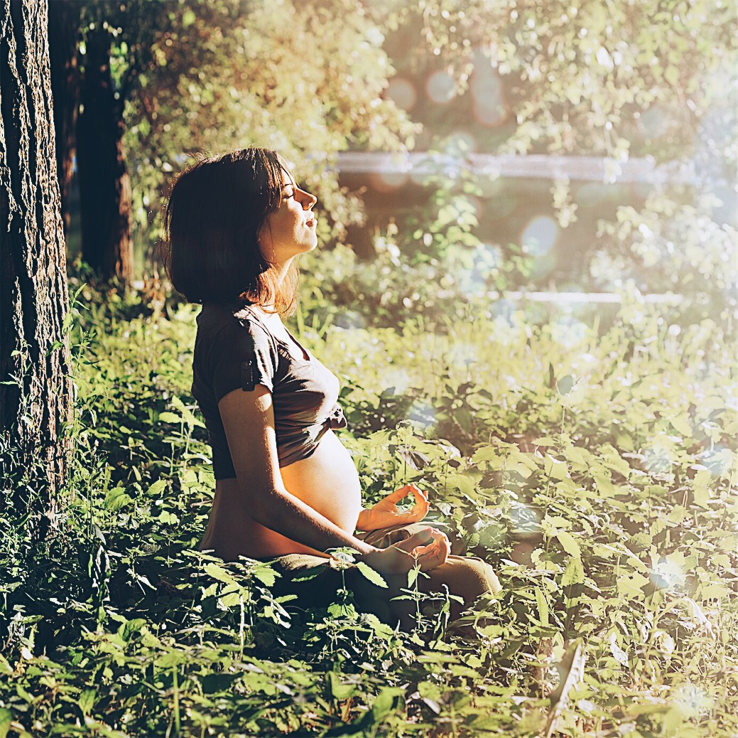 MỖI CÂU HỎI CỦA MẸ CÓ THỂ SẼ GIÚP ÍCH CHO NHỮNG MẸ KHÁC, VÌ VẬY, ĐỪNG NGẦN NGẠI GỬI CÂU HỎI TỚI MAMIBABI NHÉ! 

Mỗi khi có mẹ nào đó đặt câu hỏi cho Mamibabi, những mẹ khác cũng có thể đọc được câu hỏi đó, và cả câu trả lời của bên mình. Vì vậy, nếu mẹ có thắc mắc gì, hãy gửi tới Mamibabi nhé! Biết đâu câu hỏi của mẹ cũng giúp được nhiều mẹ khác giải tỏa những băn khoăn.

Số lượng câu hỏi gửi tới Mamibabi ngày một tăng lên, team tư vấn bên mình vẫn luôn nỗ lực để trả lời sớm nhất cho các mẹ. Các câu hỏi trùng lặp hoặc tương tự nhau sẽ được bên mình tổng hợp thành các bài viết để các mẹ tiện theo dõi. 

Các mẹ hãy gửi câu hỏi của mình và đọc câu hỏi của các mẹ khác tại mục Tư vấn này nhé https://mamibabi.com.vn/community 

-------------------------------------------

Mamibabi là ứng dụng thai giáo và giáo dục sớm duy nhất tại Việt Nam: 
• Được sáng lập bởi chuyên gia thai giáo Phạm Ngọc Thắng, tác giả cuốn sách “Rủ chồng thai giáo”
• Được xây dựng theo hướng “1 tài khoản – ngàn nội dung”, bạn chỉ cần mua tài khoản VIP Mom 1 lần duy nhất để đọc hàng ngàn nội dung: 

- Hơn 3000 hoạt động thai giáo giúp mẹ vui bé khỏe https://mamibabi.com.vn/vip/info?mode=1
- Hơn 1000 bản nhạc thai giáo và karaoke thai giáo
- Hơn 1000 bài thơ và câu truyện thai giáo tiếng Anh, tiếng Việt, Ehon, audio
- Hơn 500 hoạt động giáo dục sớm cho bé từ 0 - 6 tuổi
- Hơn 300 món ăn dặm cho bé từ 6 tháng đến 2 tuổi  
- Thực đơn 280 ngày mang thai cho mẹ bầu  
- 43 khóa học toàn diện và chuyên sâu dành cho mẹ bầu và bé 0 - 6 tuổi: https://mamibabi.com.vn/khoa-hoc