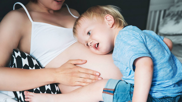 MAMIBABI CÓ GÌ KHIẾN NHIỀU MẸ MUA LUÔN GÓI TRỌN ĐỜI? 

Mamibabi được biết đến là một ứng dụng chuyên về thai giáo. Vì vậy nhiều mẹ nghĩ rằng sẽ chỉ dùng được Mamibabi trong 9 tháng 10 ngày mang thai. Nhưng đó đã là câu chuyện của 2018, khi Mamibabi mới thành lập rồi ạ.

Đến nay, sau 4 năm phát triển, Mamibabi không chỉ có các nội dung về thai giáo, mà còn có hơn 40 khoá học về chăm sóc trẻ và giáo dục sớm ở độ tuổi 0 - 6. Với các mẹ đã có con lớn và đang mang bầu, mẹ có thể dùng Mamibabi cho cả 2 bé, thật tiện lợi phải không ạ? 

Sau giai đoạn mang bầu và sinh con, nhiều mẹ vẫn đang tiếp tục đồng hành cùng Mamibabi để có thêm nhiều kiến thức về luyện ngủ, EASY, nuôi con bằng sữa mẹ, ăn dặm, dạy con tập nói, giao tiếp với con…

Mamibabi có hàng ngàn nội dung để mẹ có thể dùng trong nhiều năm nuôi con chứ không chỉ là 1 năm đâu ạ: 

- 43 khóa học toàn diện và chuyên sâu dành cho mẹ bầu và bé 0 - 6 tuổi: https://mamibabi.com.vn/khoa-hoc
- Hơn 300 món ăn dặm cho bé từ 6 tháng đến 2 tuổi  
- Hơn 3000 hoạt động thai giáo giúp mẹ vui bé khỏe https://mamibabi.com.vn/vip/info?mode=1
- Hơn 1000 bản nhạc thai giáo và karaoke thai giáo
- Hơn 1000 bài thơ và câu truyện thai giáo tiếng Anh, tiếng Việt, Ehon, audio
- Hơn 500 hoạt động giáo dục sớm cho bé từ 0 - 6 tuổi
- Thực đơn 280 ngày mang thai cho mẹ bầu 
_____________________________________

Mamibabi là ứng dụng thai giáo và giáo dục sớm duy nhất tại Việt Nam được sáng lập bởi chuyên gia Phạm Ngọc Thắng, tác giả cuốn sách “Rủ chồng thai giáo”. 

Mamibabi được xây dựng theo hướng “1 tài khoản – ngàn nội dung”, bạn chỉ cần mua tài khoản VIP Mom 1 lần duy nhất để đọc hàng ngàn nội dung về nuôi dạy con.