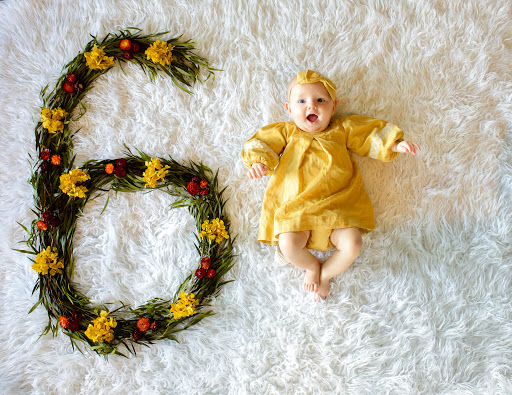 CUỐI TUẦN RỒI, CÙNG CHƠI THẬT VUI NÀO 

Dưới đây là các trò chơi cho bé 0 – 6 tháng tuổi phát triển vận động, giao tiếp, tư duy; bố mẹ hãy chơi cùng bé ngay nhé: 

Top 20 trò chơi cho bé 1 tháng tuổi khỏe mạnh, thông minh
https://mamibabi.com.vn/news/916/top-20-tro-choi-cho-be-1-thang-tuoi-khoe-manh-thong-minh 

Top 16 trò chơi cho bé 2 tháng tuổi phát triển vượt trội 
https://mamibabi.com.vn/news/918/top-16-tro-choi-cho-be-2-thang-tuoi-phat-trien-vuot-troi 

Top 14 trò chơi cho bé 3 tháng tuổi phát triển thật chuẩn 
https://mamibabi.com.vn/news/919/top-14-tro-choi-cho-be-3-thang-tuoi-phat-trien-that-chuan 

Top 16 trò chơi cho bé 4 tháng khỏe thể chất, sáng tinh thần
https://mamibabi.com.vn/news/921/top-16-tro-choi-cho-be-4-thang-khoe-the-chat-sang-tinh-than 

Top 17 trò chơi cho bé 5 tháng tuổi cứng cáp, thông minh
https://mamibabi.com.vn/news/922/17-tro-choi-cho-be-5-thang-tuoi-cung-cap-thong-minh 

Top 15 trò chơi cho bé 6 tháng tuổi ăn ngon, ngủ tốt, thông minh
https://mamibabi.com.vn/news/923/15-tro-choi-cho-be-6-thang-tuoi-an-ngon-ngu-tot-thong-minh 
----------------------------------------
Mamibabi là ứng dụng thai giáo và giáo dục sớm duy nhất tại Việt Nam: 
• Được sáng lập bởi chuyên gia thai giáo Phạm Ngọc Thắng, tác giả cuốn sách “Rủ chồng thai giáo”
• Được xây dựng theo hướng “1 tài khoản – ngàn nội dung”, bạn chỉ cần mua tài khoản VIP Mom 1 lần duy nhất để đọc hàng ngàn nội dung 

- Hơn 3000 hoạt động thai giáo giúp mẹ vui bé khỏe https://mamibabi.com.vn/vip/info?mode=1
- Hơn 1000 bản nhạc thai giáo và karaoke thai giáo
- Hơn 1000 bài thơ và câu truyện thai giáo tiếng Anh, tiếng Việt, Ehon, audio
- Hơn 500 hoạt động giáo dục sớm cho bé từ 0 - 6 tuổi
- Hơn 300 món ăn dặm cho bé từ 6 tháng đến 2 tuổi  
- Thực đơn 280 ngày mang thai cho mẹ bầu  
- 43 khóa học toàn diện và chuyên sâu dành cho mẹ bầu và bé 0 - 6 tuổi: https://mamibabi.com.vn/khoa-hoc