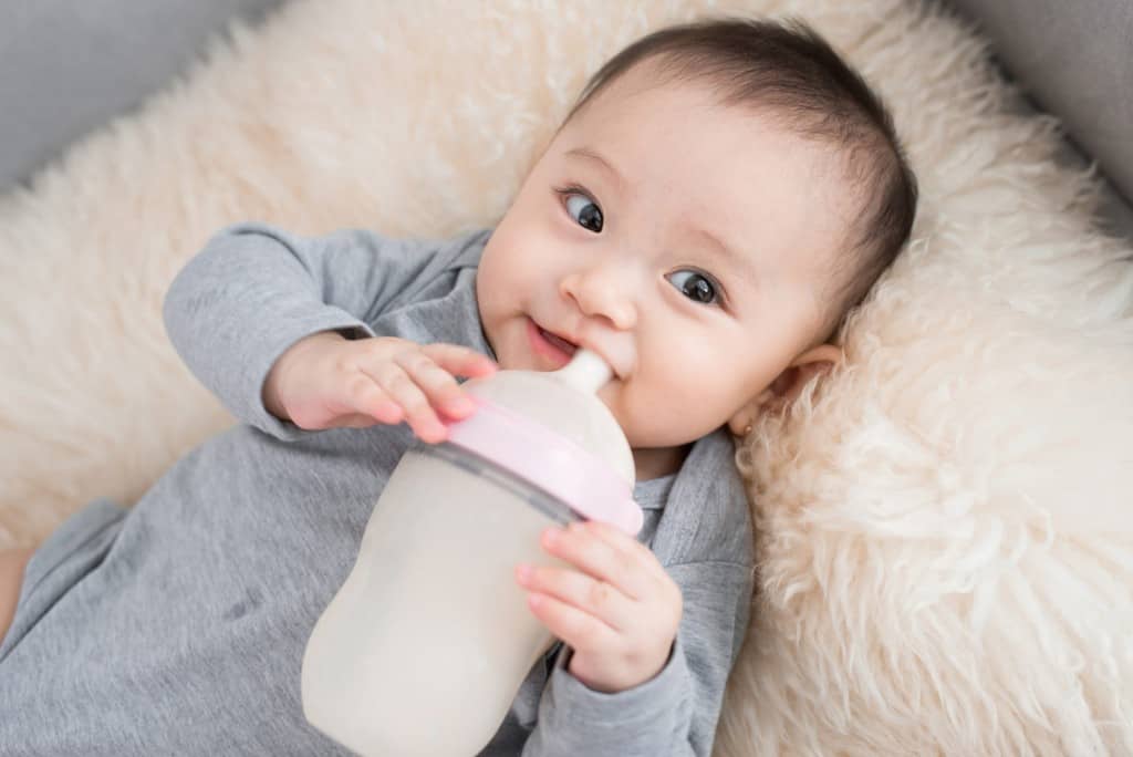 LUYỆN EASY NHẸ NHÀNG HƠN VỚI SỰ HỖ TRỢ TỪ MAMIBABI 

Luyện EASY cho bé là một trong những nội dung các mẹ thường quan tâm khi ngày sinh cận kề. Nếu mẹ không có thời gian để đọc hết các cuốn sách dày về EASY, mẹ có thể tham khảo thông tin tại khóa học EASY cô đọng của Mamibabi nhé https://mamibabi.com.vn/interact/easy. 

Bên cạnh đó, Mamibabi sẽ tư vấn cho mẹ các vấn đề liên quan tới EASY. Mẹ vui lòng cung cấp: 
- Tuần tuổi của bé
- Lịch sinh hoạt hiện tại (ăn, ngủ, chơi) 
- Vấn đề mẹ gặp phải 
…

Bên cạnh EASY, luyện ngủ cũng là một nội dung quan trọng và được coi như một phần của EASY, mẹ hãy xem các phương pháp luyện ngủ tại đây và chọn phương pháp phù hợp nhất với mình và bé nhé https://mamibabi.com.vn/interact/luyenngu 

EASY và luyện ngủ là 2 trong số 56 khóa học ngắn hiện tại của Mamibabi. Chỉ với 1 tài khoản VIP Mom duy nhất, mẹ có thể xem cả 56 khóa học trên cùng với: 
- Hơn 3000 hoạt động thai giáo giúp mẹ vui bé khỏe https://mamibabi.com.vn/vip/info?mode=1
- Hơn 1000 bản nhạc thai giáo và karaoke thai giáo
- Hơn 1000 bài thơ và câu truyện thai giáo tiếng Anh, tiếng Việt, Ehon, audio
- Hơn 500 hoạt động giáo dục sớm cho bé từ 0 - 6 tuổi
- Hơn 300 món ăn dặm cho bé từ 6 tháng đến 2 tuổi  
- Thực đơn 280 ngày mang thai cho mẹ bầu  
- 56 khóa học toàn diện và chuyên sâu dành cho mẹ bầu và bé 0 - 6 tuổi: https://mamibabi.com.vn/khoa-hoc
----------------------------------------
Mamibabi là ứng dụng thai giáo và giáo dục sớm duy nhất tại Việt Nam: 
• Được sáng lập bởi chuyên gia thai giáo Phạm Ngọc Thắng, tác giả cuốn sách “Rủ chồng thai giáo”
• Được xây dựng theo hướng “1 tài khoản – ngàn nội dung”, bạn chỉ cần mua tài khoản VIP Mom 1 lần duy nhất để đọc hàng ngàn nội dung