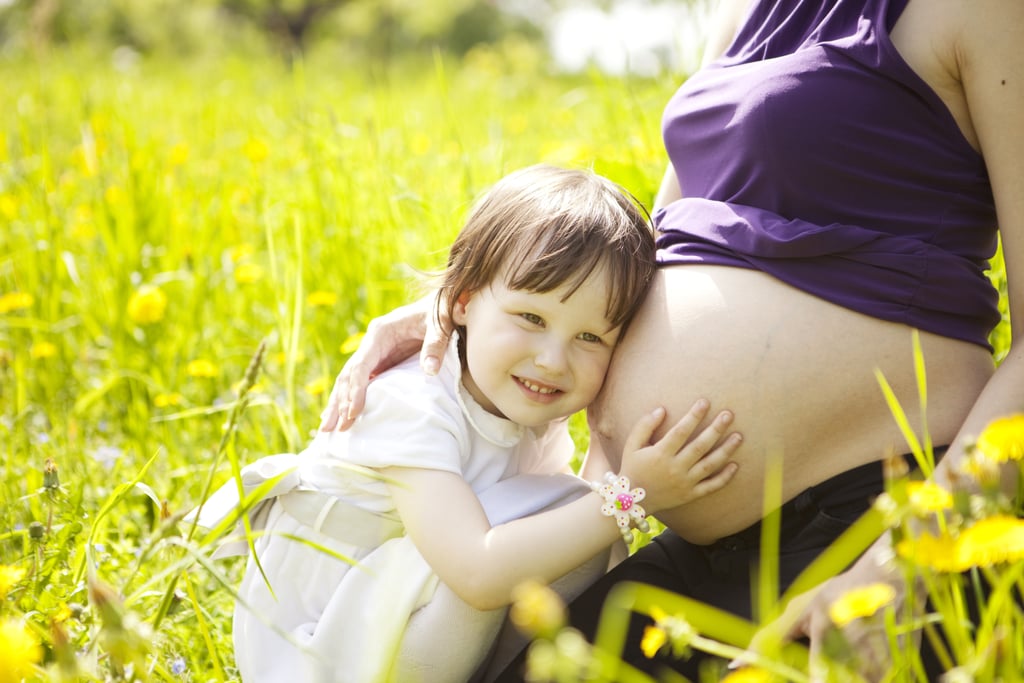 MẸ BẦU NÊN NGHE NHẠC BAO NHIÊU PHÚT ĐỂ CON THÔNG MINH VÀ KHỎE MẠNH? 

Âm nhạc có tác động lớn đến sự phát triển thể chất và não bộ của thai nhi. Âm nhạc với những giai điệu êm ái, ca từ yêu thương còn truyền đến bé năng lượng tích cực và chữa lành nữa, vì vậy, mẹ hãy dành thời gian cùng bé nghe nhạc mỗi ngày nhé! 

Không cần quá nhiều, mẹ chỉ cần dành ra 5 – 10 phút mỗi ngày để nghe nhạc cùng con. Ví dụ: Buổi sáng, khi thức dậy, mẹ có thể cùng con nghe 5 phút. Buổi trưa, mẹ tranh thủ giờ nghỉ trưa để nghe 5 phút nữa, và buổi tối, trước khi đi ngủ, mẹ cùng con nghe những bài hát ru. Mẹ chỉ cần nghe mỗi lần 5 phút, nhưng nghe nhiều lần trong ngày cũng rất tốt rồi.

Các mẹ tại Mamibabi có những người rất bận rộn, có mẹ làm công nhân tại công xưởng, có mẹ làm bác sĩ phải trực qua đêm, có mẹ lại làm kinh doanh... nhưng tất cả đều có thể dành ra ít nhất 5 – 10 phút mỗi ngày nghe nhạc cùng con, bởi con luôn là ưu tiên số 1. 

Mamibabi đã có sẵn kho nhạc thai giáo khổng lồ, nhiều nhạc bản quyền và đã được chọn lọc. Nhạc cũng được chia theo từng tháng tuổi thai, mẹ có thể nghe ngay tại đây nhé https://mamibabi.com.vn/nhac-thai-giao

Dưới đây là một số nội dung hữu ích khác về nhạc thai giáo để mẹ tham khảo:

Karaoke nhạc thai giáo https://mamibabi.com.vn/karaoke 

Nhạc thai giáo hay chất cho mẹ vui bé khỏe 9 tháng 10 ngày https://mamibabi.com.vn/news/1433/nhac-thai-giao-hay-nhat-giup-me-va-be-vui-khoe-9-thang-10-ngay

10 hiểu lầm thường gặp khi cho bé nghe nhạc thai giáo https://mamibabi.com.vn/news/30/10-hieu-lam-thuong-gap-khi-cho-be-nghe-nhac-thai-giao
-------------------------------------

Mamibabi là ứng dụng thai giáo và giáo dục sớm duy nhất tại Việt Nam được sáng lập bởi tác giả Phạm Ngọc Thắng – tác giả của cuốn sách “Rủ chồng thai giáo” với phương châm “chi phí tốt nhất – quyền lợi nhiều nhất”. Mẹ chỉ cần đăng ký tài khoản “VIP Mom trọn đời” giá 899,000đ và nhận được các quyền lợi sau: 

+ Được tư vấn 1:1 mọi câu hỏi về mang thai và nuôi con https://mamibabi.com.vn/community 
+ Học 80 khóa học ngắn về mang thai https://mamibabi.com.vn/khoa-hoc?mode=1
+ Học 40 khóa học ngắn về chăm sóc trẻ sơ sinh và nuôi con https://mamibabi.com.vn/khoa-hoc?mode=2

Mẹ chỉ cần trả tiền một lần duy nhất để dùng TRỌN ĐỜI mọi tính năng, khi sinh các bé sau, mẹ KHÔNG cần trả thêm bất cứ khoản phí nào, Mamibabi vẫn tiếp tục hỗ trợ.