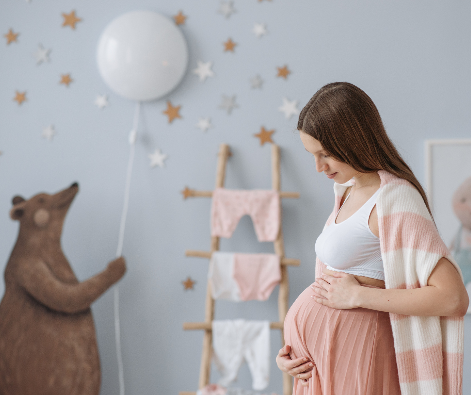 Mamibabi là ứng dụng thai giáo được sáng lập bởi tác giả Phạm Ngọc Thắng, tác giả cuốn sách “Rủ chồng thai giáo”. Vì vậy, các kiến thức thai giáo tại Mamibabi luôn đảm bảo khoa học – dễ làm – dễ ứng dụng với mọi bà bầu. Ngay cả với những mẹ chưa biết gì về thai giáo, Mamibabi vẫn có thể hướng dẫn mẹ cách thai giáo tốt nhất với 3000 hoạt động trong suốt 280 ngày mang thai. 

Những hoạt động thai giáo cơ bản có tại Mamibabi là: 

+ Nhạc thai giáo: Các bản nhạc cho mẹ bầu và thai nhi cùng nghe
+ Truyện thai giáo: Những câu truyện mẹ đọc cho thai nhi nghe
+ Thai giáo dinh dưỡng: Các món ngon tốt cho sức khỏe mẹ và bé
+ Game thai giáo: Các trò chơi trí tuệ giúp mẹ thư giãn, bé thông minh
+ Ngoài ra còn có rất nhiều hoạt động như vẽ tranh, tưởng tượng, ánh sáng... Tất cả đều có tại mục Thai giáo của Mamibabi. Mẹ có thể xem tất cả tại đây https://mamibabi.com.vn/#menu_thaigiao

---------------------------------------------

Mamibabi là ứng dụng thai giáo duy nhất trên thị trường cho phép thời gian sử dụng trọn đời. Mẹ chỉ cần trả phí một lần duy nhất và nhận được các quyền lợi sau: 
+ Được tư vấn 1:1 mọi câu hỏi về mang thai và nuôi con https://mamibabi.com.vn/community 
+ Học 80 khóa học ngắn về mang thai https://mamibabi.com.vn/khoa-hoc?mode=1
+ Học 40 khóa học ngắn về chăm sóc trẻ sơ sinh và nuôi con https://mamibabi.com.vn/khoa-hoc?mode=2