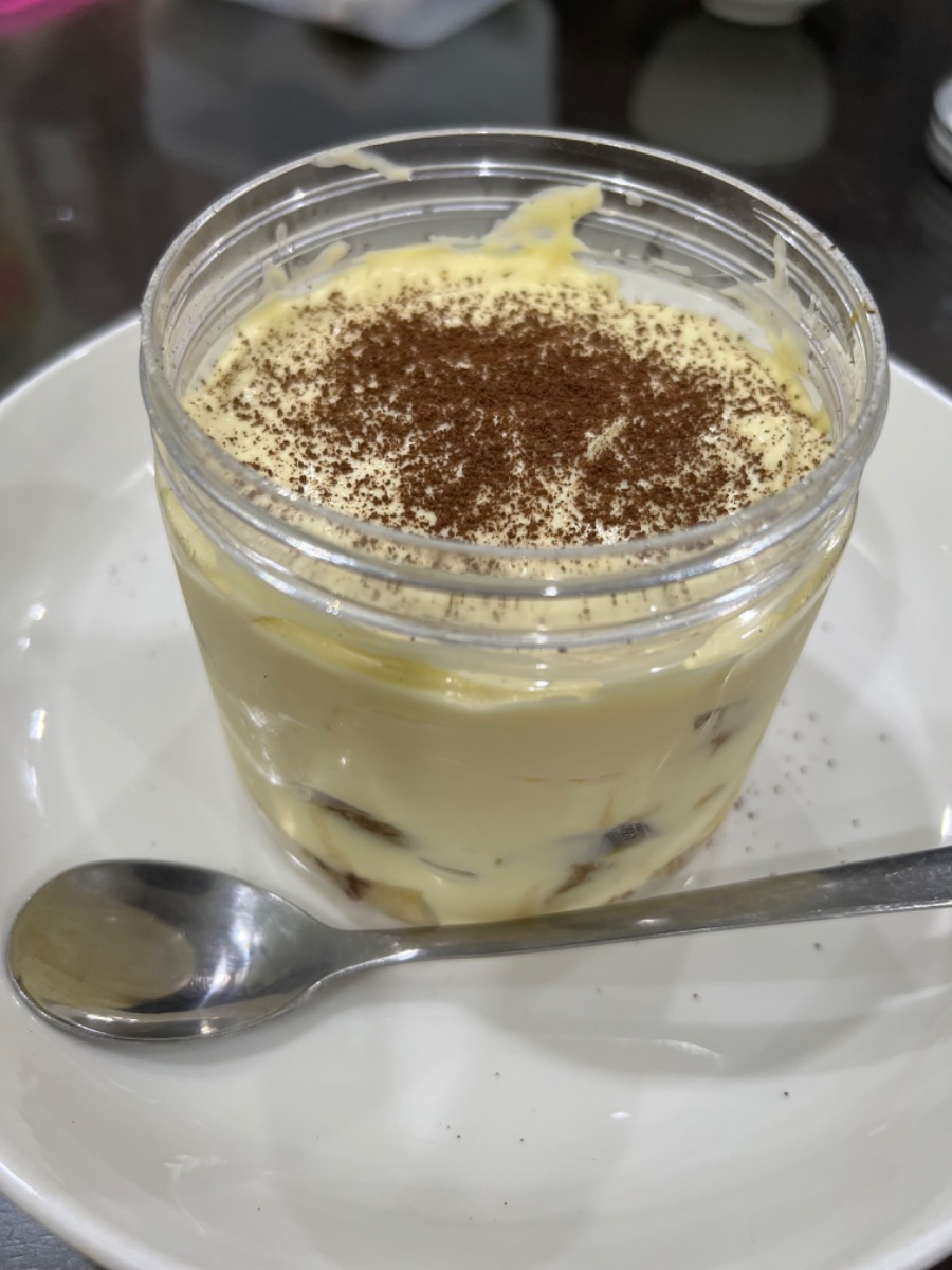 App cho mình hỏi bé nhà mình được 3m15d, mọi khi các cữ bé bú dc 120-140-160ml, cách nhau khoảng 3.5h-4h, giấc đêm bé ngủ được 5h rồi dậy bú 140ml. Nhưng hai ngày nay, bé bú ít hơn hẳn, chỉ tầm 40-60ml là khóc, đẩy lưỡi ra, dù thời gian bú đã cách xa nhau. Các ngày trước mẹ có ăn tiramisu, bánh pánna cotta khá nhiều khoảng 3 lọ/ ngày. Cơm ăn cơm nhà bình thường. Không biết là do nguyên nhân gì ạ