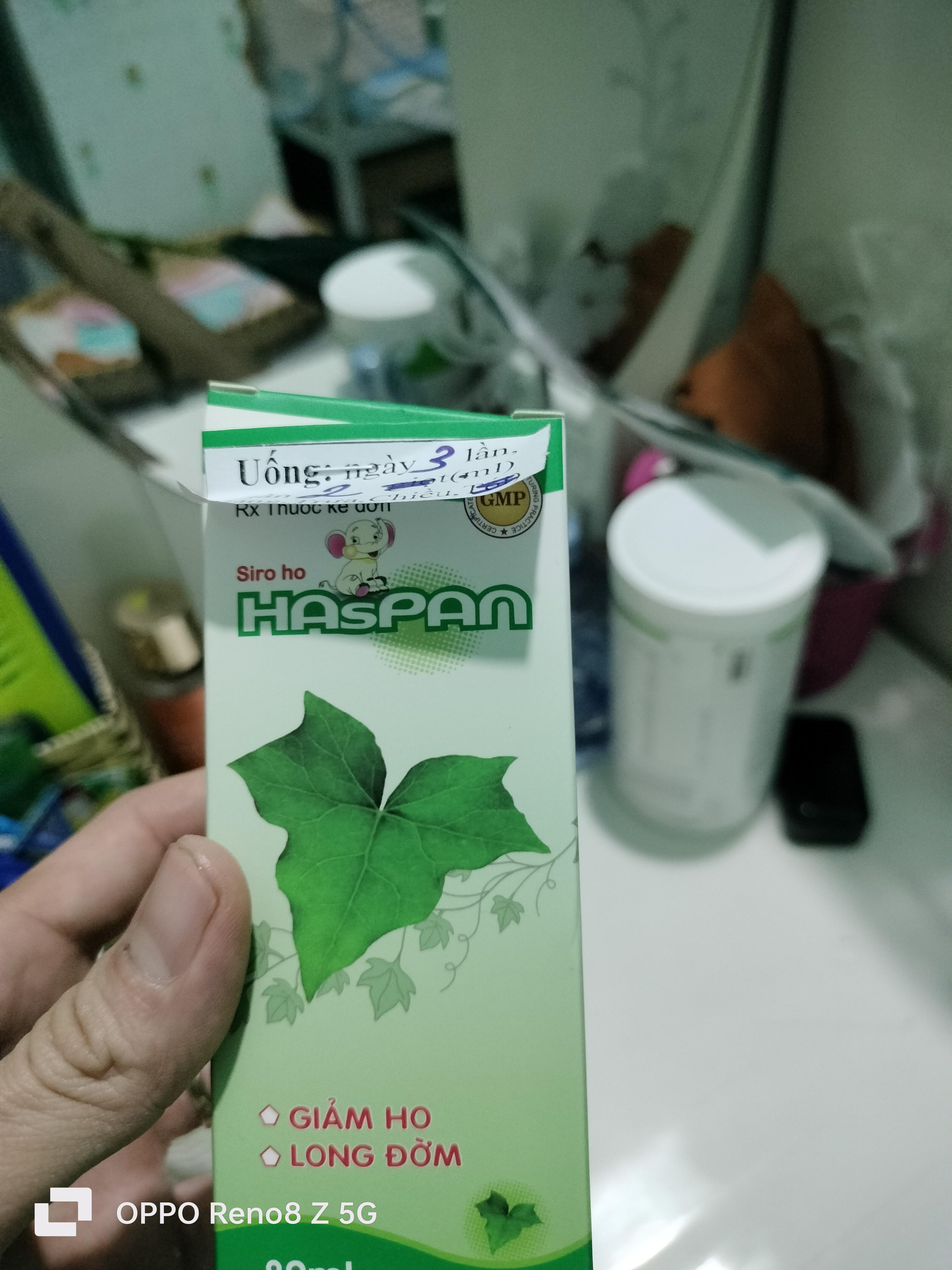 Bé nhà e gần 3 tháng mới đi khám bác sĩ ngày hôm nay bảo bị trào ngược dạ dày và viêm đường hô hấp và kê toa dùng thuốc,nhưng mỗi lần cho bé uống bé không uống được và nôn trớ ,đây không phải lần đầu vì e có cho bé dùng dầu chanh lên men dr.maya trước 1 tuần đi khám bé uống vào cũng nôn trớ như vậy,cho e hỏi giờ phải làm cách nào cho bé uống mà không nôn trớ