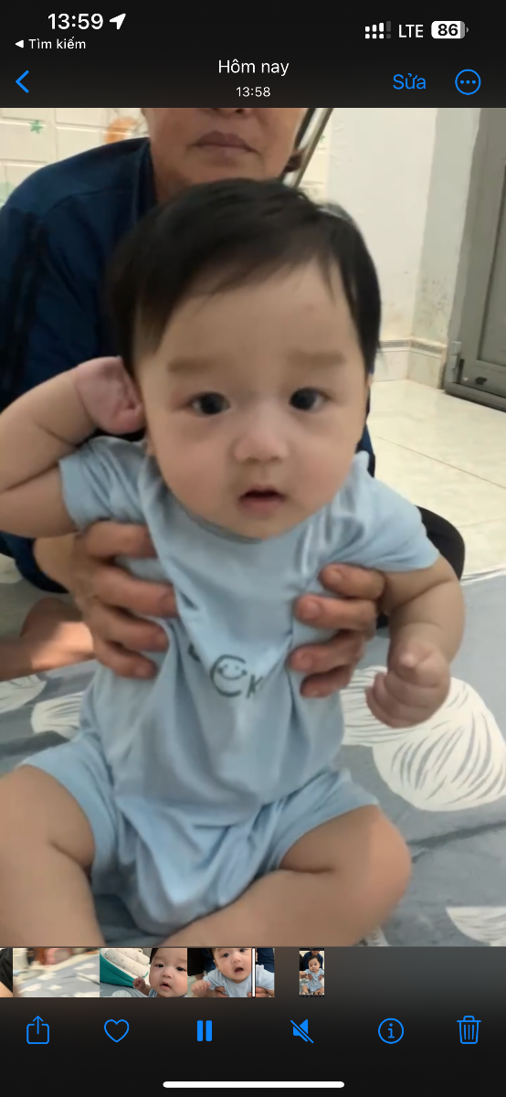 Hiện tại cháu được 5 tháng đầu cháu hơi nghiêng thì có phải bình thường ko. Nhờ mamibabi tư vấn hỗ trợ
Em cảm ơn