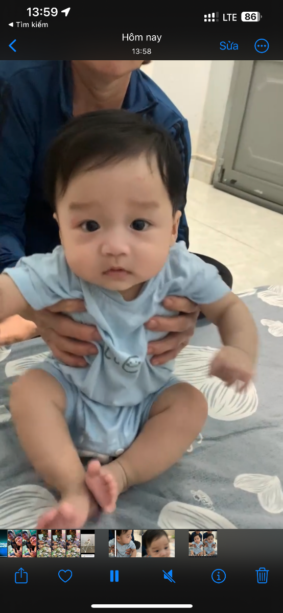 Hiện tại cháu được 5 tháng đầu cháu hơi nghiêng thì có phải bình thường ko. Nhờ mamibabi tư vấn hỗ trợ
Em cảm ơn