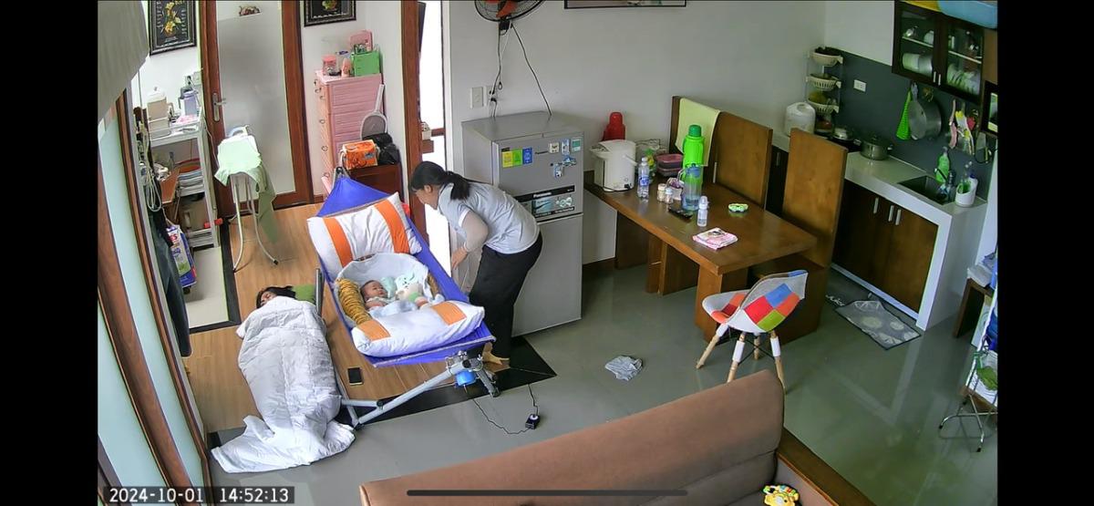 Chào chuyên gia,
Bé nhà mình từ lúc 6.5 tháng tuổi đến nay giấc ngủ ngày của bé bị capnap, bé chỉ ngủ có 30 phút đến 45 phút là dậy, từ 5.5 tháng đến 6 tháng tuổi thì bé ngủ trên võng cũng được 1.5h đến 2 giờ. Mà bây giờ thì ngủ rất ngắn.
1 tuần nay mình đổi môi trường ngủ cho bé, từ võng vào củi và đặt trong phòng ngủ, kéo rèm cửa xuống, bật máy lạnh nhẹ nhẹ thì bé ngủ được từ 1 tiếng đến 1.5 tiếng.
Có cách nào cho bé ngủ 2 tiếng hơn ban ngày và ngủ 2 đến 3 giấc trọn vẹn không ạ. Lịch sinh hoạt của bé mình đã update hàng ngày trên ứng dụng. Nhờ chuyên gia xem giúp. Cảm ơn.