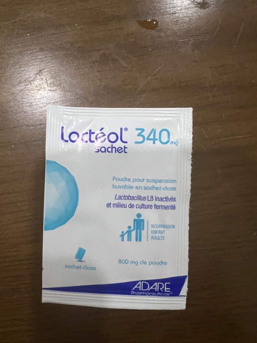 Bé nhà em bị táo bón cả tháng nay từ khi mẹ cho ăn cháo , khi 6th mẹ cho ăn blw 15 ngày thì vẫn đi vệ sinh đều
Mẹ đi khám bs cho men vi sinh và tư vấn thay đổi chế độ ăn
15 ngày đổ lại mẹ đã cho ăn các loại rau nhiều xơ như rau ngót , mồng tơi , rau lang, khoai lang , thanh long , chuối , đu đủ , mận đen nghiền , sữa chua , nước tầm 60ml/ngày nhưng tình trạng chưa cải thiện . Mẹ đều phải thụt
Hôm nay ngày t3 bé vẫn chưa đi vs , bé có rặn nhưng k được
Vậy bsi cho e hỏi có phải bé đang nhịn vì sợ đi tiêu do các lần trước đau k ạ
Và cách xử lý ntnao ạ
Em cảm ơn !