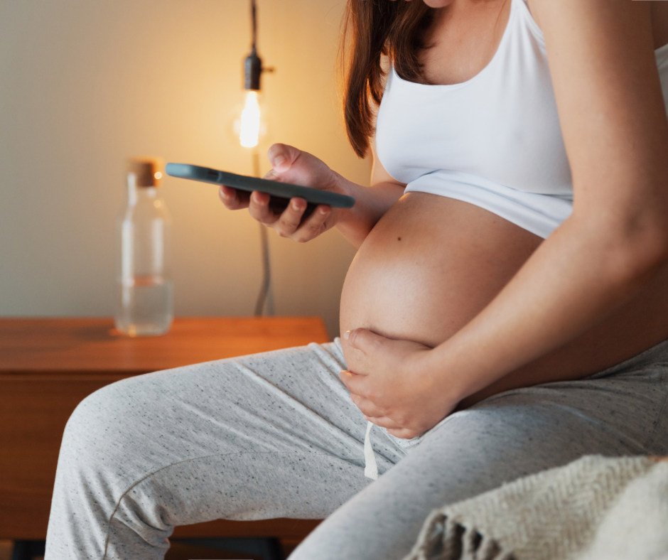 Hành trình mang thai là một chuyến đi đầy cảm xúc, xen lẫn niềm vui, hồi hộp và không ít những thắc mắc. Trong hành trình đó, Mamibabi chính là cánh tay phải đắc lực, luôn sẵn sàng đồng hành, hỗ trợ mẹ vượt qua từng bước một cách nhẹ nhàng và trọn vẹn nhất.

Mamibabi mang đến điều gì cho mẹ bầu?

- Giải đáp mọi thắc mắc: Từ những câu hỏi nhỏ bé về thai kỳ đến các thông tin quan trọng như chuyển dạ, Mamibabi luôn bên mẹ với những câu trả lời dễ hiểu, khoa học và đầy đủ.

- Theo dõi sự phát triển của bé yêu: Cập nhật từng cột mốc phát triển của bé, giúp mẹ cảm nhận rõ hơn hành trình kỳ diệu này.

- Nhắc nhở lịch khám thai: Đảm bảo mẹ không bỏ lỡ bất kỳ lịch hẹn quan trọng nào, luôn an tâm và đúng thời điểm.

- Thực đơn dinh dưỡng khoa học: Gợi ý các bữa ăn vừa ngon miệng vừa tốt cho sức khỏe của mẹ và sự phát triển của bé.

- Chi phí hợp lý: Mang đến giá trị lớn lao với mức giá phù hợp, giúp mọi mẹ bầu dễ dàng tiếp cận.

Mamibabi – không chỉ là ứng dụng trên điện thoại, mà còn là "cánh tay phải" đắc lực giúp mẹ có một thai kỳ khỏe mạnh! 

Được sáng lập bởi anh Phạm Ngọc Thắng, tác giả của cuốn sách “Rủ chồng thai giáo,” Mamibabi tự hào mang đến một giải pháp toàn diện, giúp mẹ trải nghiệm hành trình thai kỳ một cách an tâm và hạnh phúc. Đặc biệt, ứng dụng đã được lựa chọn trong chương trình Google for Startups, khẳng định chất lượng và uy tín của mình. 

Mẹ có thể xem mọi khóa học của Mamibabi tại đây https://mamibabi.com.vn/khoa-hoc