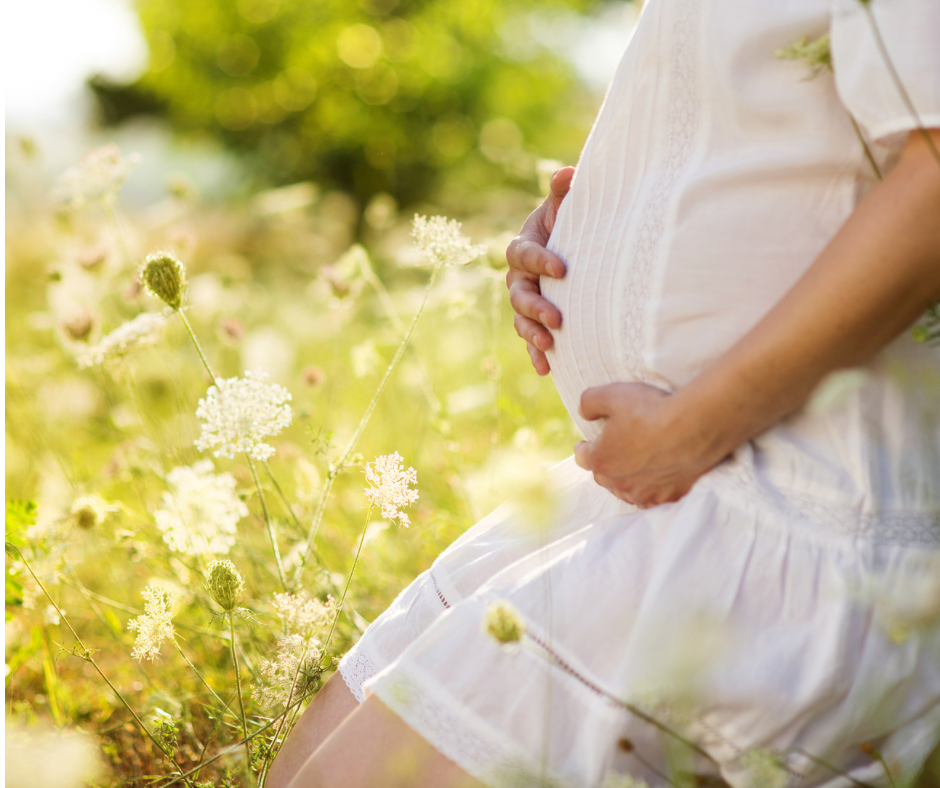 Mang thai là hành trình kỳ diệu, nơi mỗi ngày trôi qua đều chứa đựng những cảm xúc mới mẻ, những niềm vui và cả những nỗi lo âu. Đó cũng chính là lúc mẹ cần một người đồng hành đáng tin cậy, một nguồn cảm hứng giúp mẹ vượt qua những thử thách và chạm đến những điều đẹp đẽ nhất trong hành trình làm mẹ.

Mamibabi ra đời để mang đến cho mẹ không chỉ kiến thức, mà còn cả niềm hy vọng. Với Mamibabi, mẹ sẽ cảm nhận được rằng mẹ không bao giờ đơn độc:

- Theo dõi từng bước phát triển của bé: Mỗi tuần, app cập nhật sự thay đổi của bé, từ cân nặng, chiều dài đến những cử động nhỏ xíu. Nhìn thấy sự phát triển từng ngày của con, mẹ sẽ thêm hy vọng và yêu thương.

- Thư viện hơn 5000+ hoạt động thai giáo: Mamibabi giúp mẹ tạo nên những khoảnh khắc tuyệt vời cùng bé, khơi gợi trí tưởng tượng và niềm vui mỗi ngày.

- Trả lời mọi thắc mắc của mẹ: Dù là về dinh dưỡng, lịch khám thai hay những lo lắng nhỏ nhặt, Mamibabi luôn ở đây để giúp mẹ giải tỏa băn khoăn.

- Thực đơn dinh dưỡng riêng biệt: Để mẹ khỏe mạnh và bé phát triển toàn diện, Mamibabi mang đến các gợi ý món ăn vừa ngon miệng vừa cân bằng dinh dưỡng.

Hãy để Mamibabi đồng hành cùng mẹ – từ những khoảnh khắc đầu tiên của thai kỳ đến lúc chào đón bé yêu ra đời. Mọi thông tin về mang thai mẹ có thể xem tại đây https://mamibabi.com.vn/khoa-hoc?mode=1