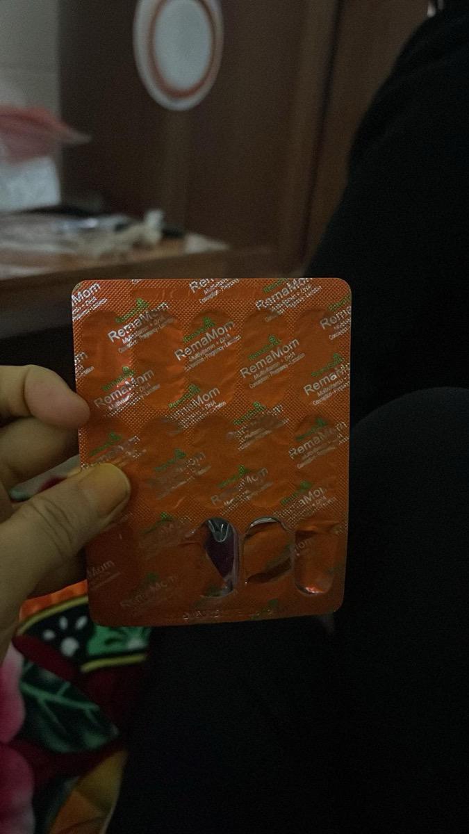 Bé ngủ ngày và rất ít ngủ vào ban đêm.Nhờ chuyên gia tư vấn ạ